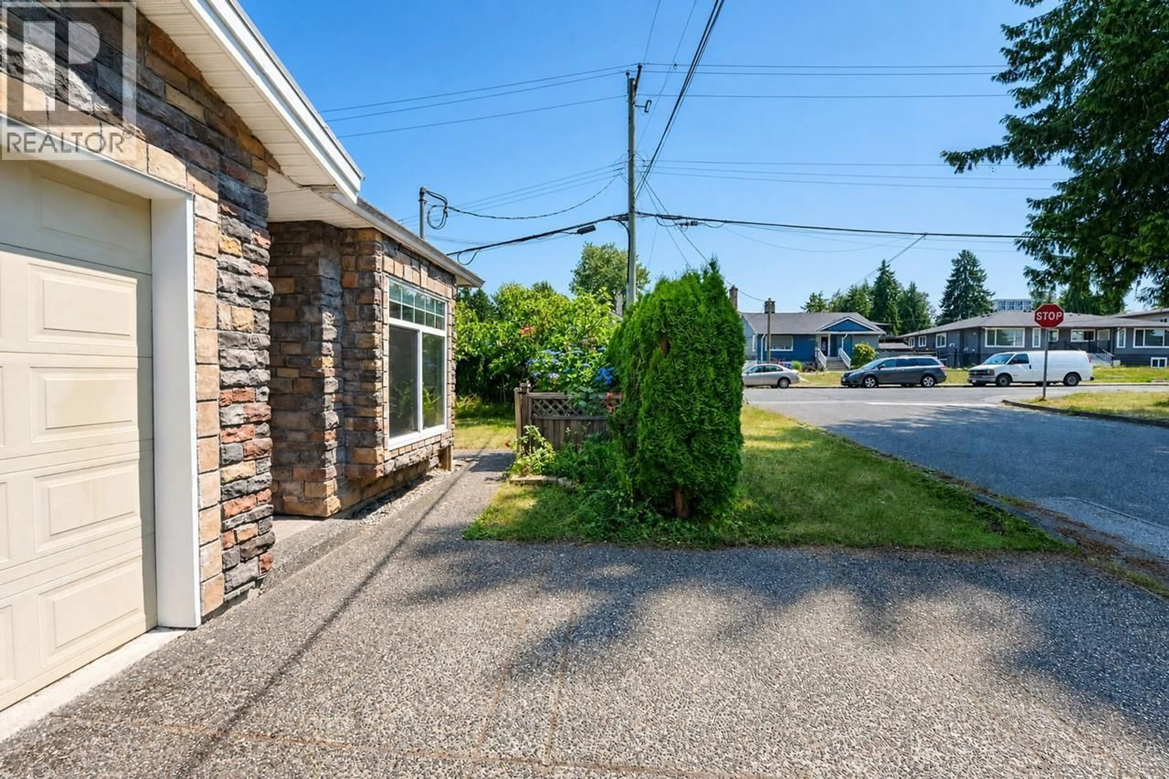 Patio, street for 6890 KOALA CRESCENT, Burnaby British Columbia V5E3K9