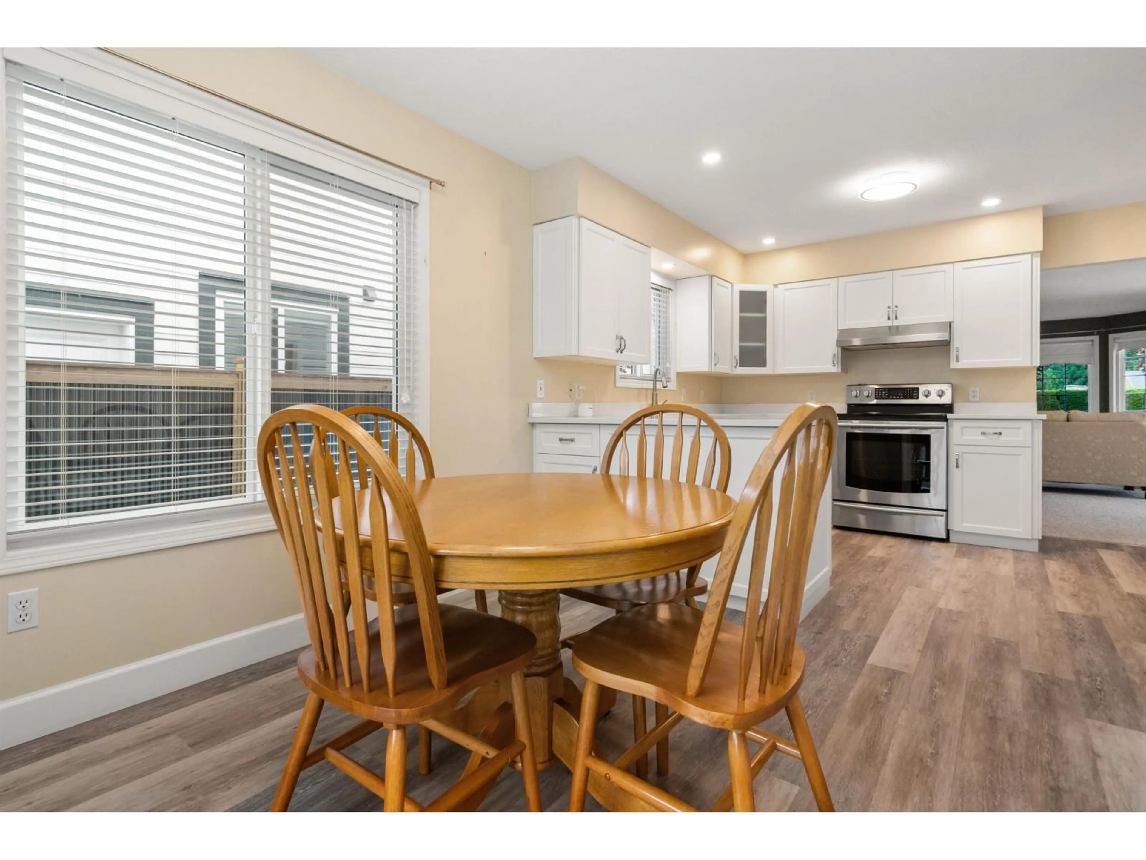 Unknown for 552 YALE STREET, Hope British Columbia V0X1L0