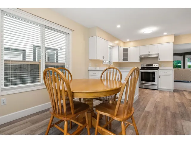 552 YALE STREET, Hope 3