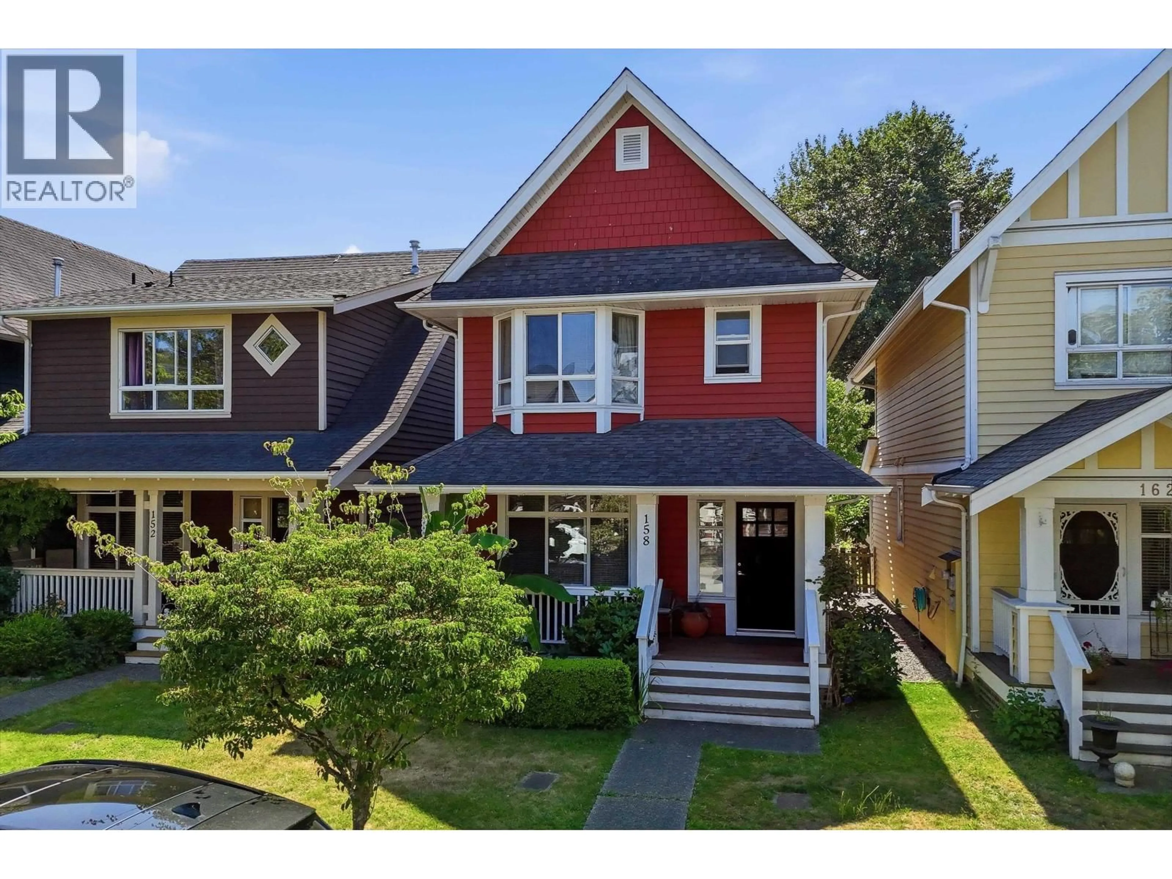 Home with vinyl exterior material, street for 158 DOCKSIDE COURT, New Westminster British Columbia V3M0B2