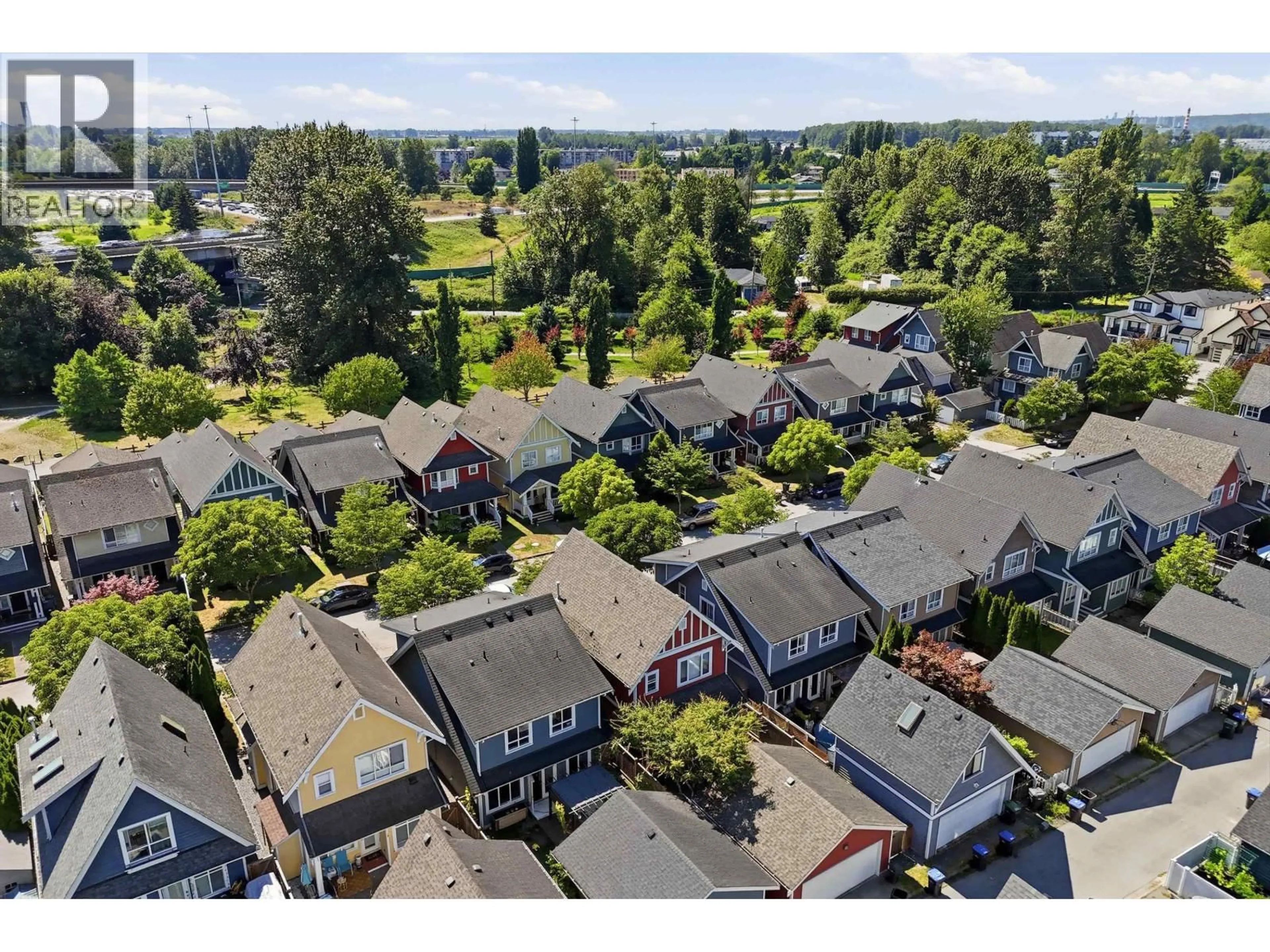 A pic from outside/outdoor area/front of a property/back of a property/a pic from drone, street for 158 DOCKSIDE COURT, New Westminster British Columbia V3M0B2
