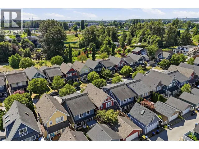 158 DOCKSIDE COURT, New Westminster 2