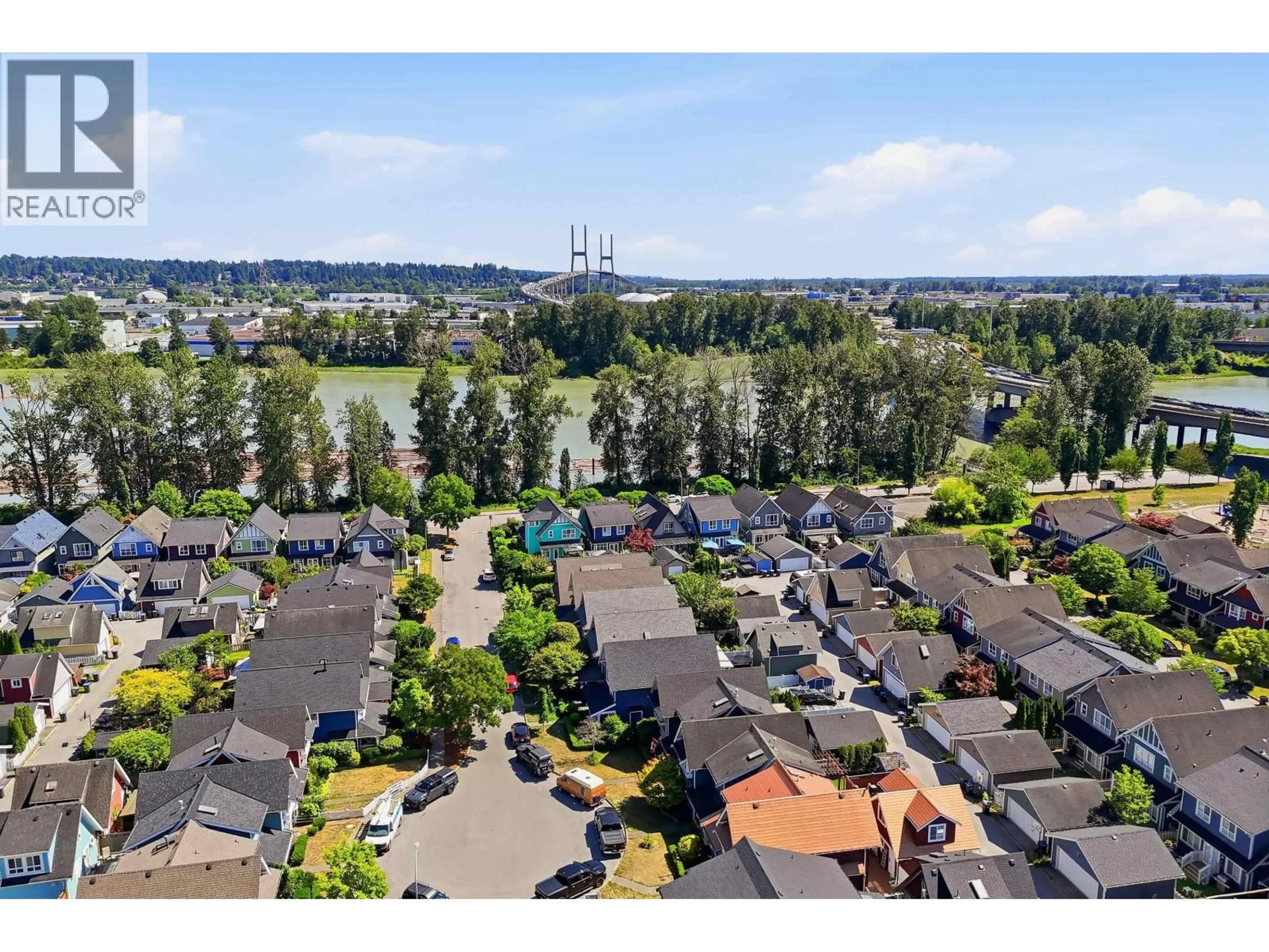 A pic from outside/outdoor area/front of a property/back of a property/a pic from drone, unknown for 158 DOCKSIDE COURT, New Westminster British Columbia V3M0B2