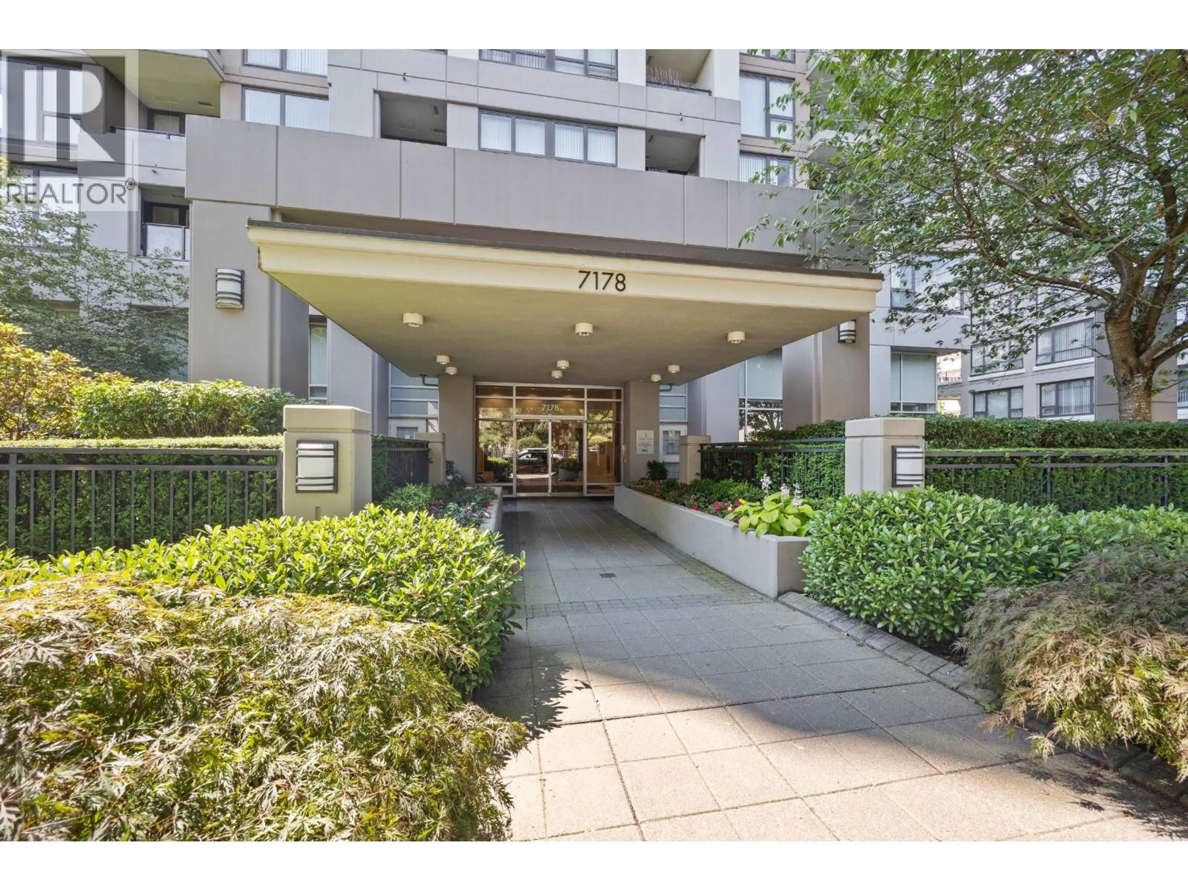 Indoor foyer for 1102 - 7178 COLLIER STREET, Burnaby British Columbia V5E4N7