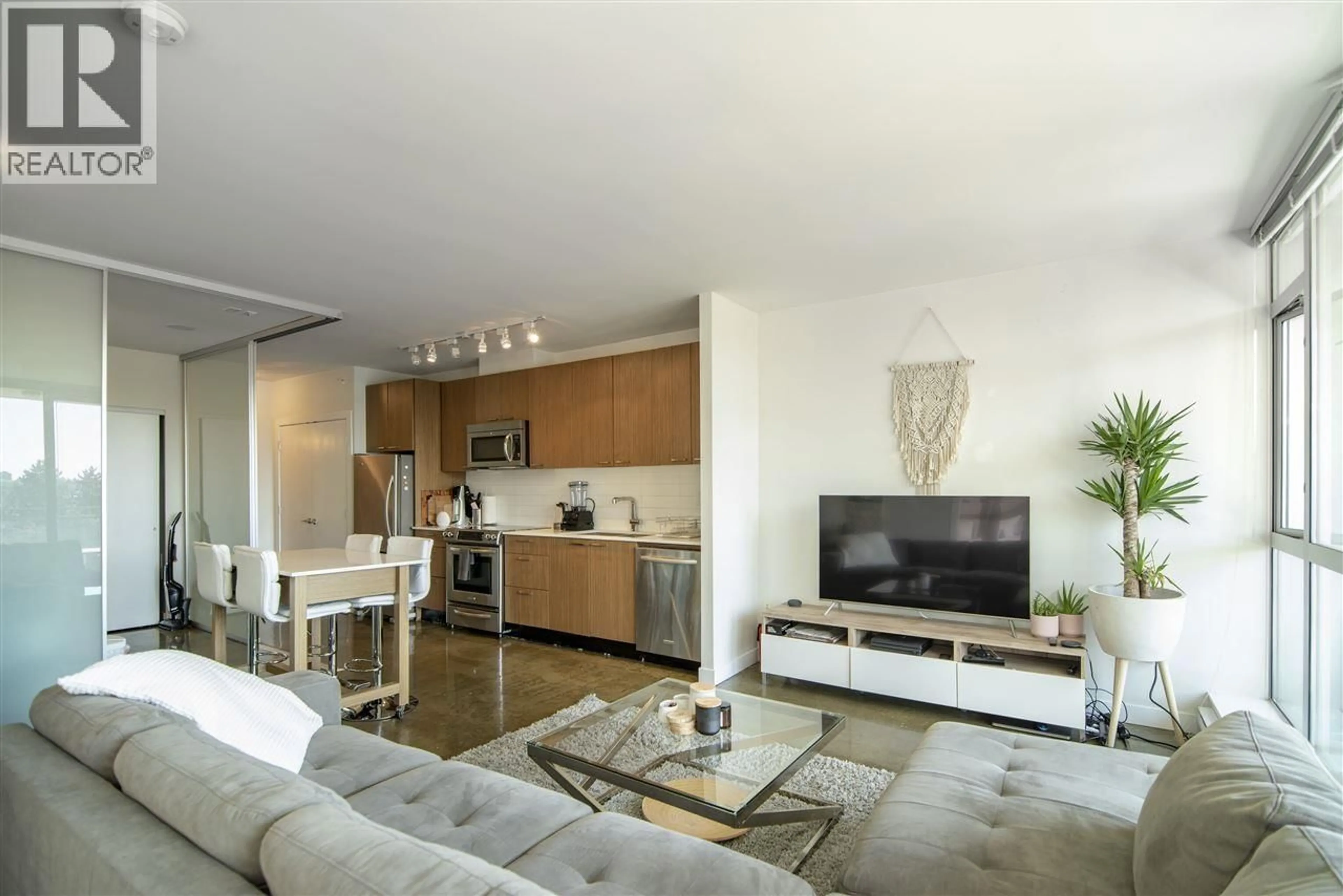 Living room with furniture, unknown for 720 - 221 UNION STREET, Vancouver British Columbia V6A0B4