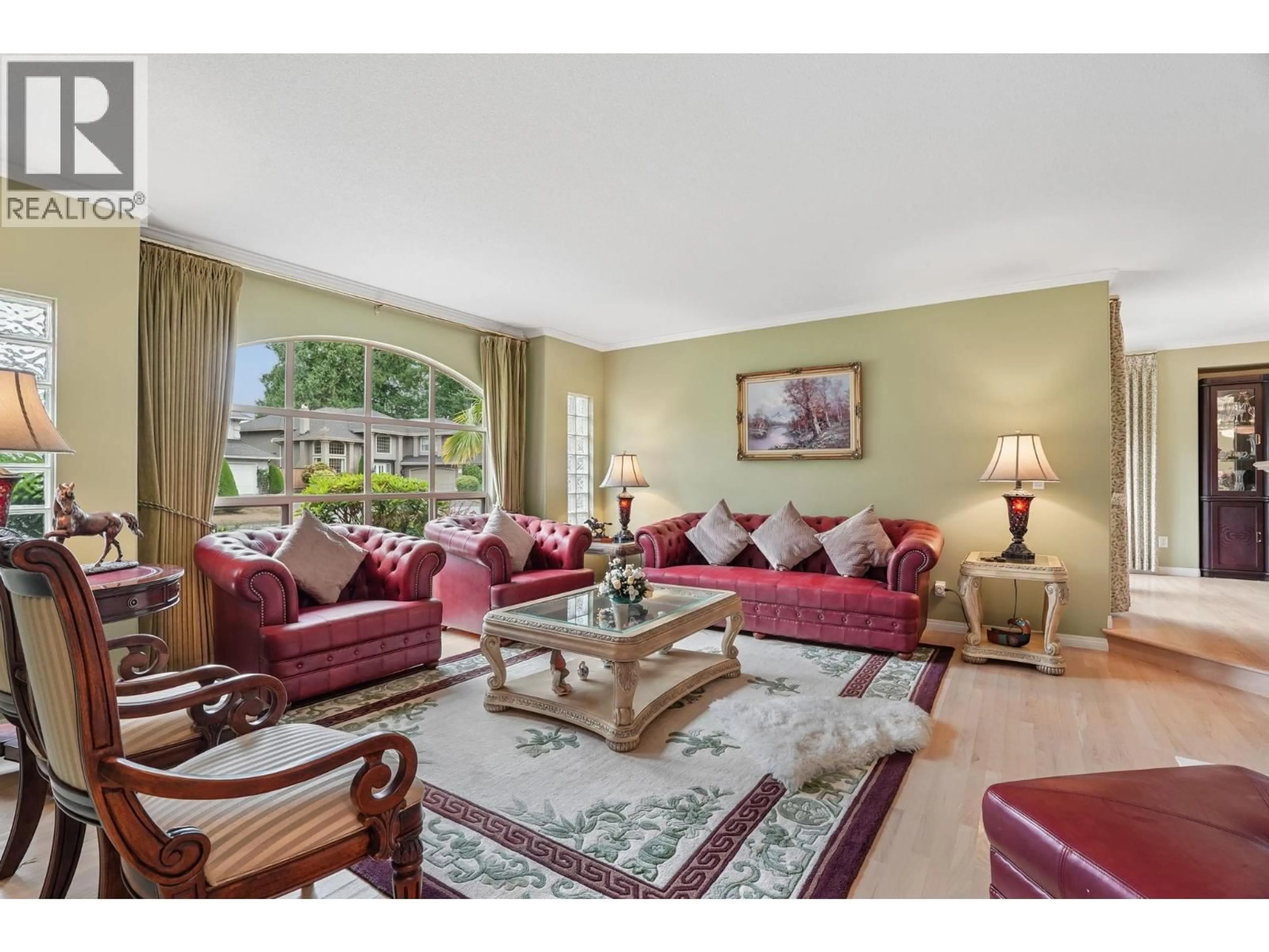 Living room with furniture, carpet floor for 4800 ENGLISH BLUFF COURT, Delta British Columbia V4M4C5