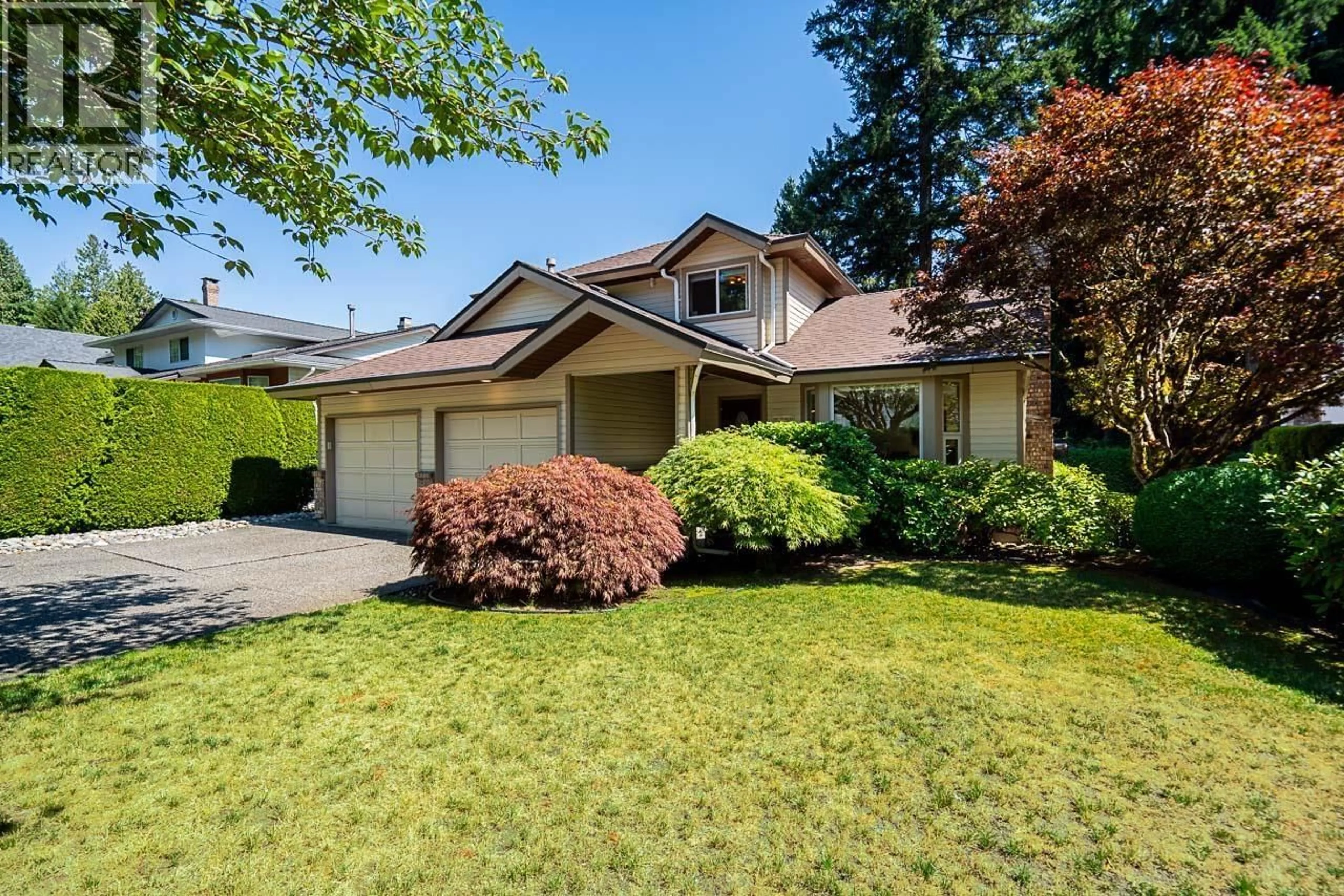 Home with vinyl exterior material, street for 2436 LECLAIR DRIVE, Coquitlam British Columbia V3K6G7