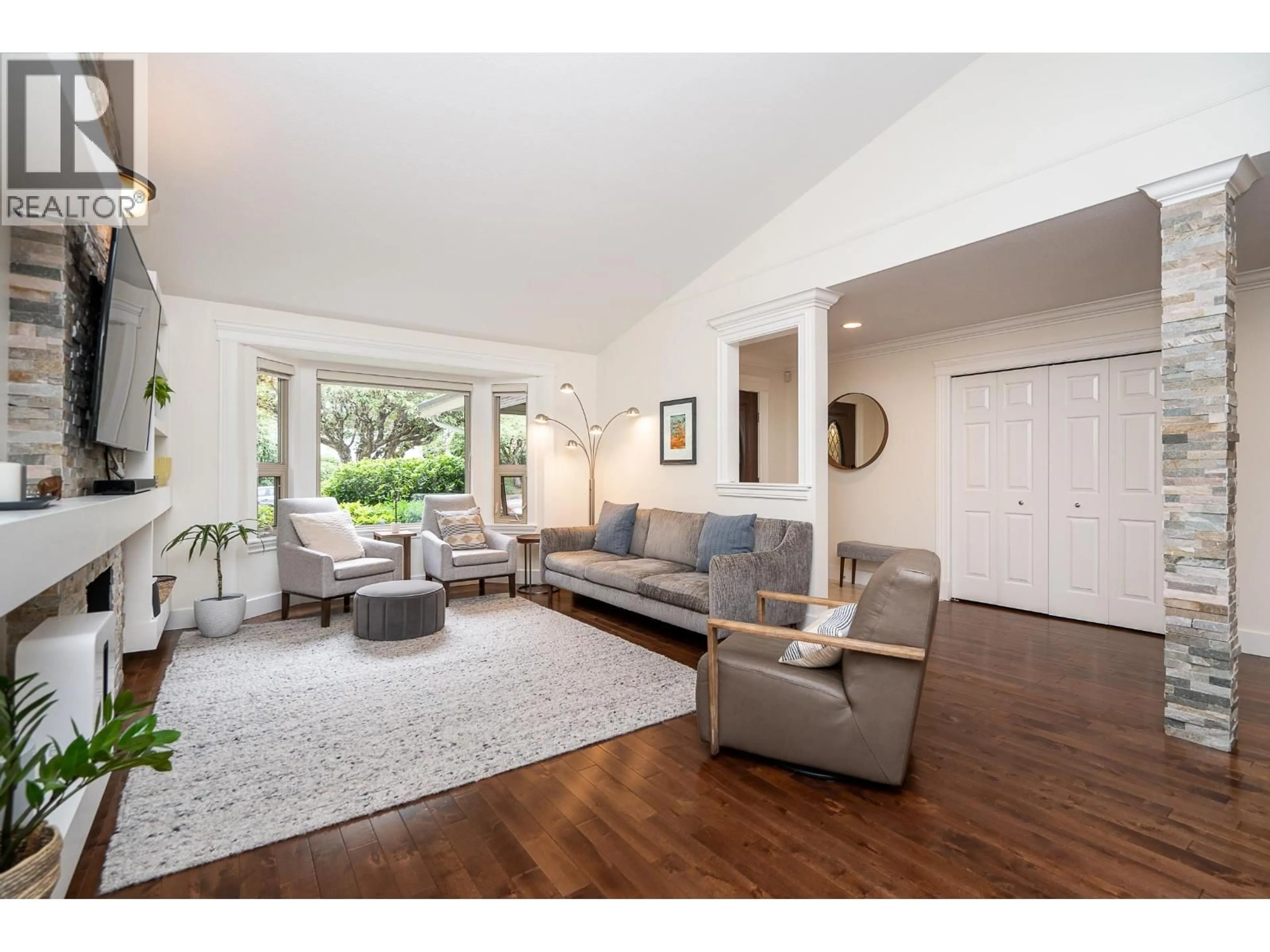 Living room with furniture, unknown for 2436 LECLAIR DRIVE, Coquitlam British Columbia V3K6G7