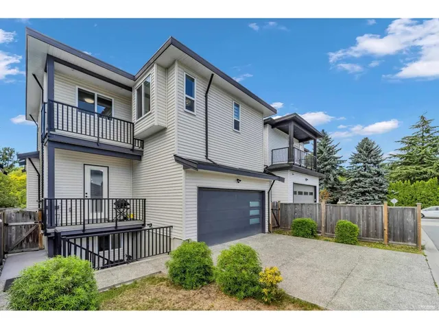7068 194 STREET, Surrey 2