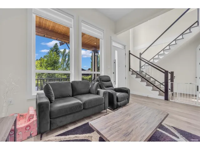 7068 194 STREET, Surrey 5