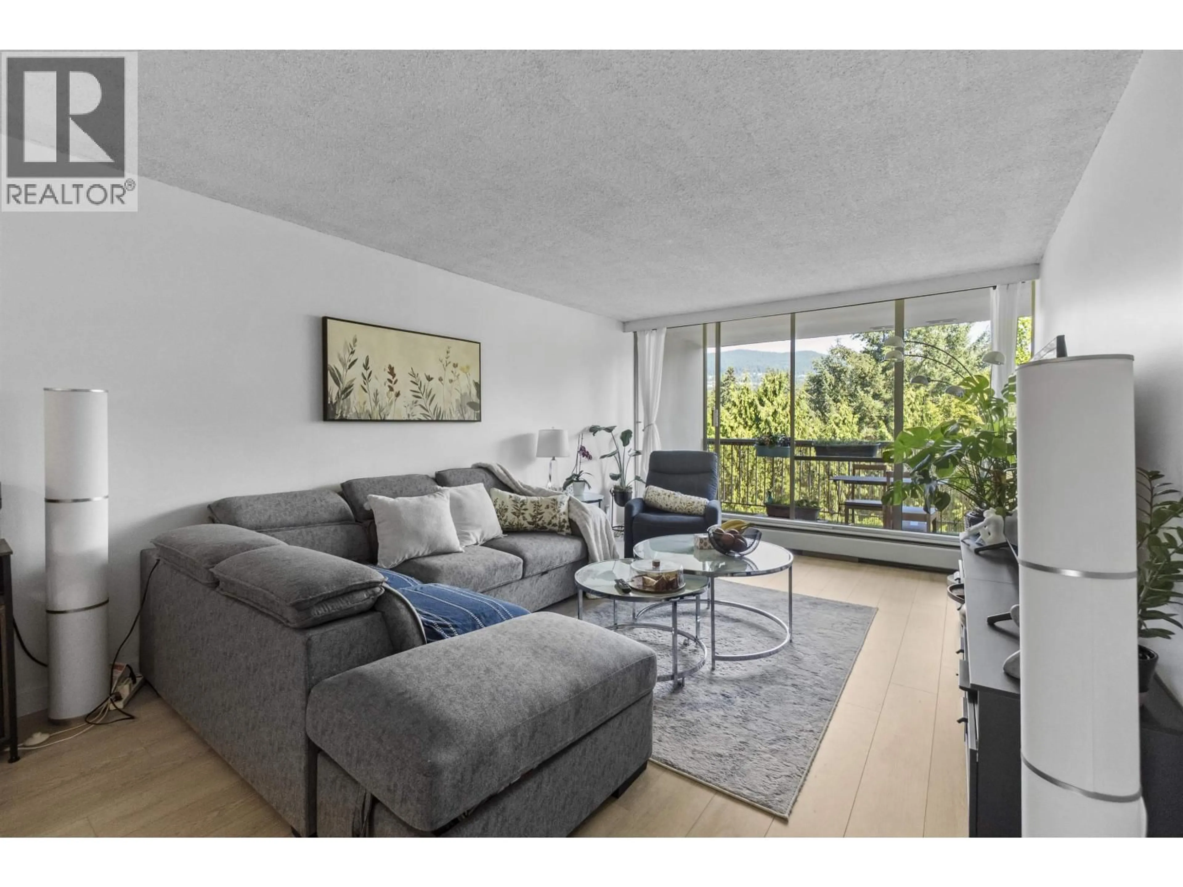 Living room with furniture, unknown for 1118 - 2012 FULLERTON AVENUE, North Vancouver British Columbia V7P3E3