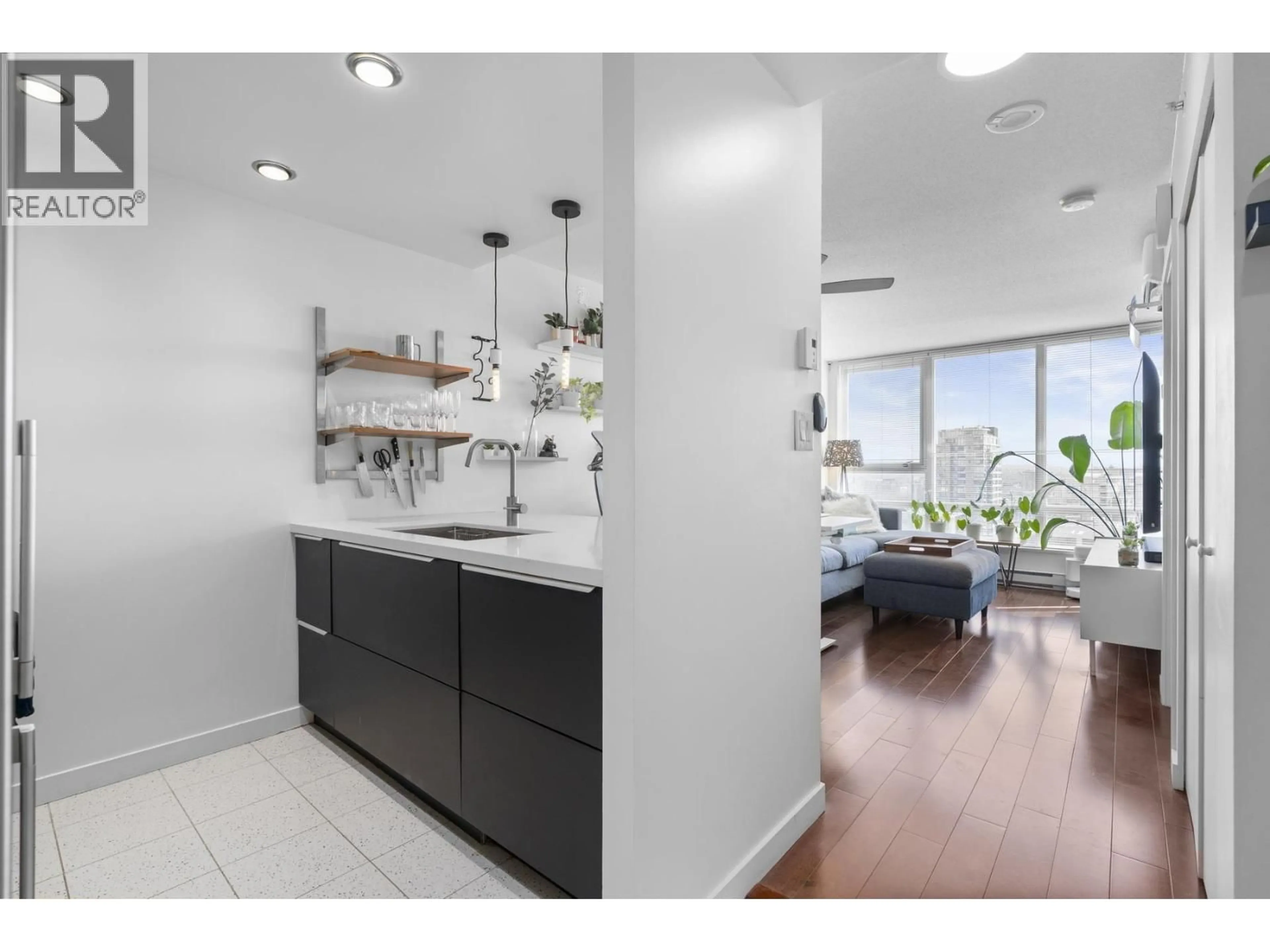 Open concept kitchen, ceramic/tile floor for 2903 - 928 BEATTY STREET, Vancouver British Columbia V6Z3G6