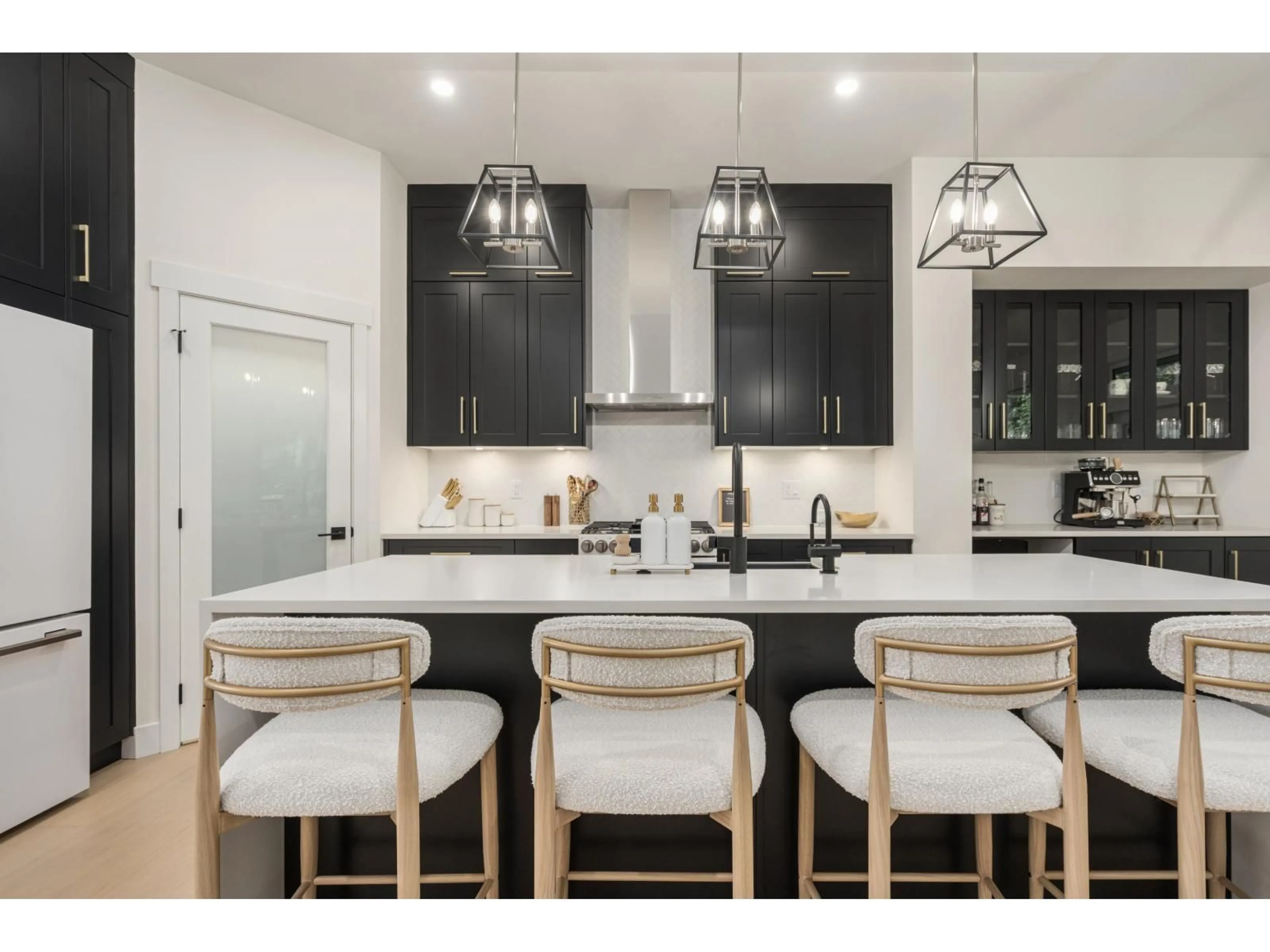 Open concept kitchen, ceramic/tile floor for 10108 ELDERBERRY CRESCENT, Surrey British Columbia V4N5V9