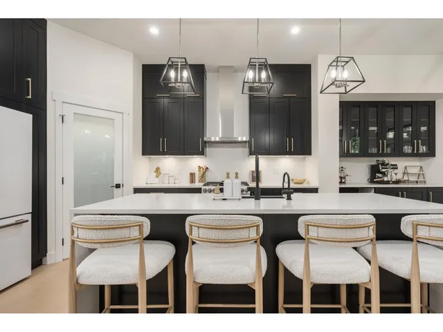 10108 ELDERBERRY CRESCENT, Surrey 4