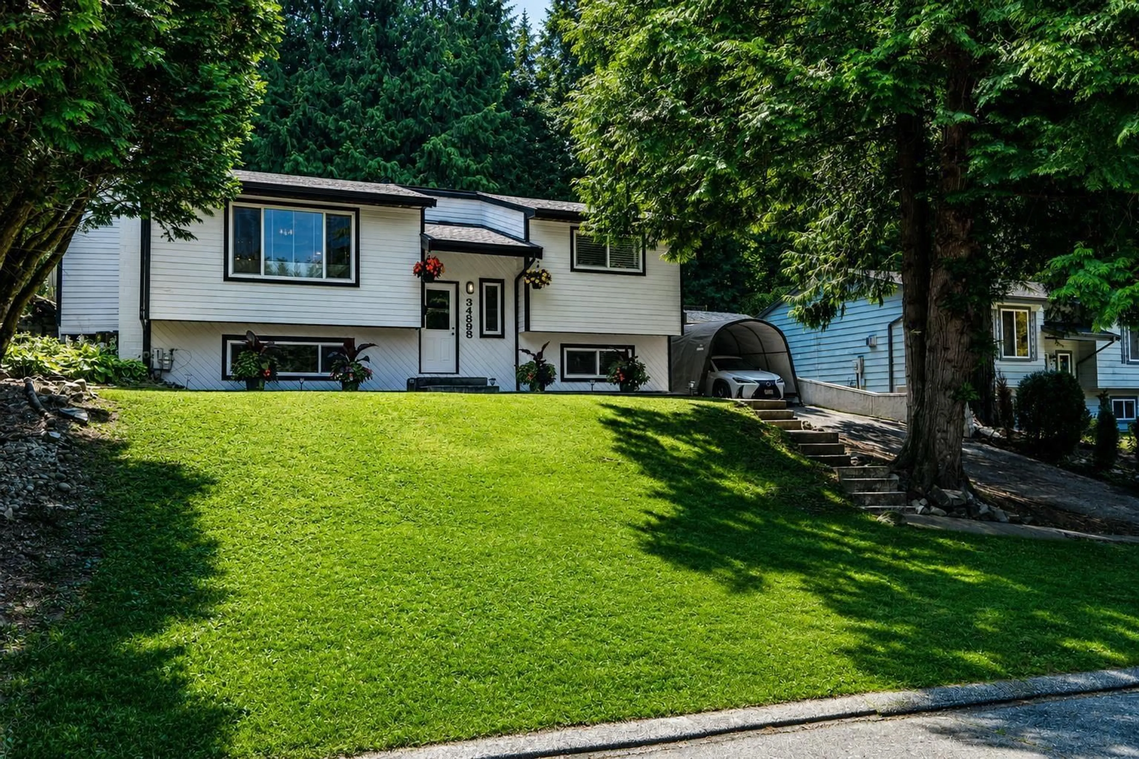 Home with vinyl exterior material, unknown for 34898 LABURNUM AVENUE, Abbotsford British Columbia V2S5J4