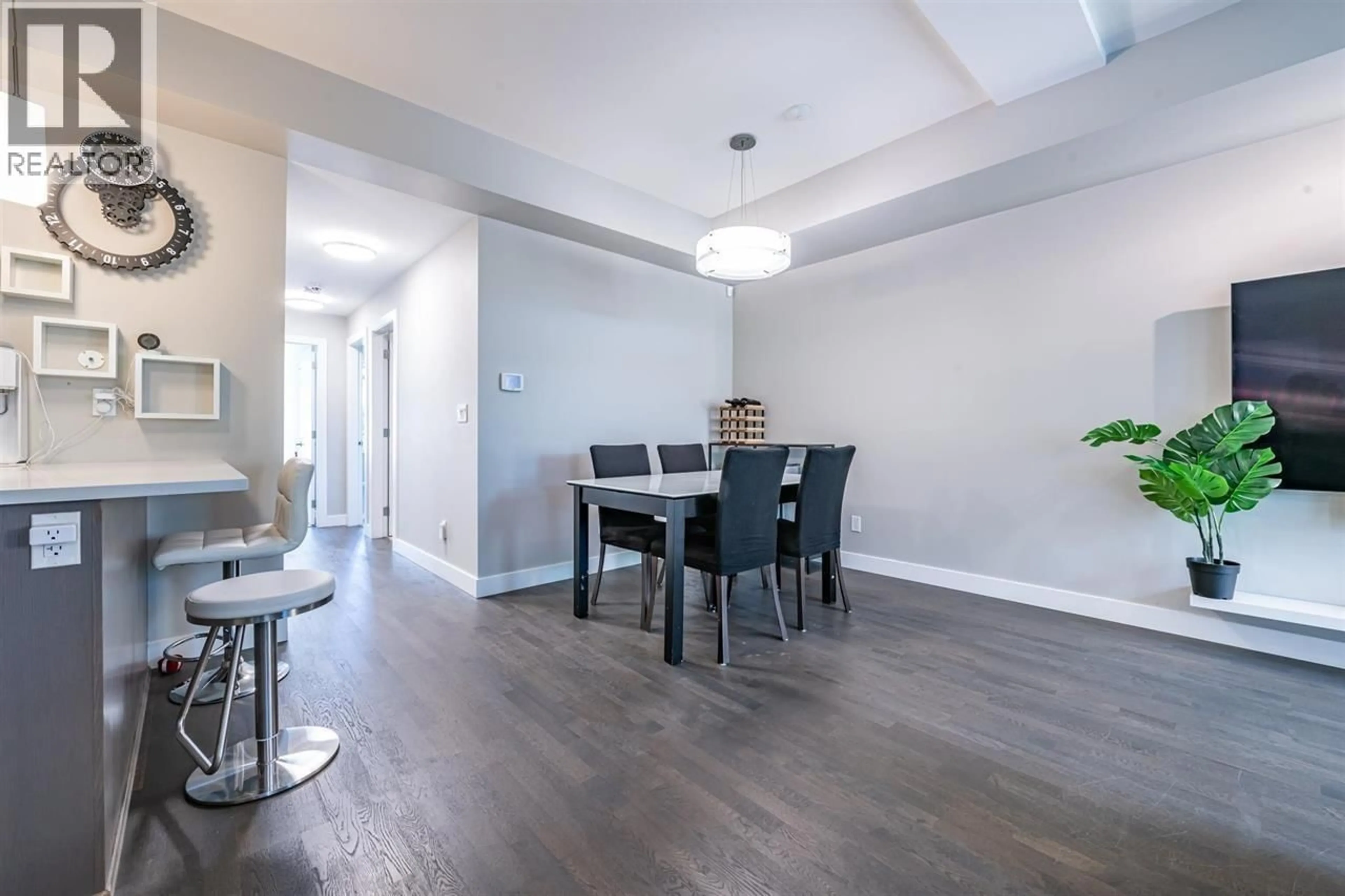 Dining room, wood/laminate floor for 37 - 10133 RIVER DRIVE, Richmond British Columbia V6X0K8