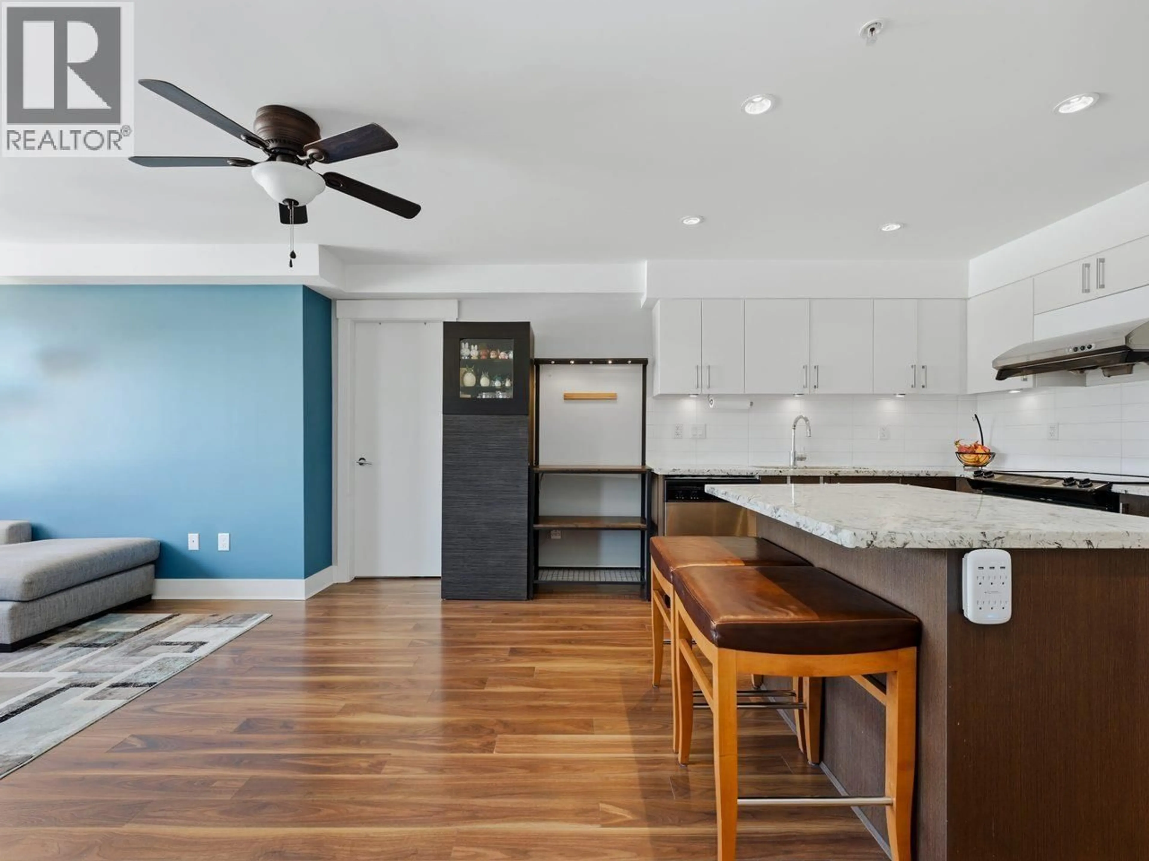 Open concept kitchen, unknown for 308 - 85 EIGHTH AVENUE, New Westminster British Columbia V3L0E9