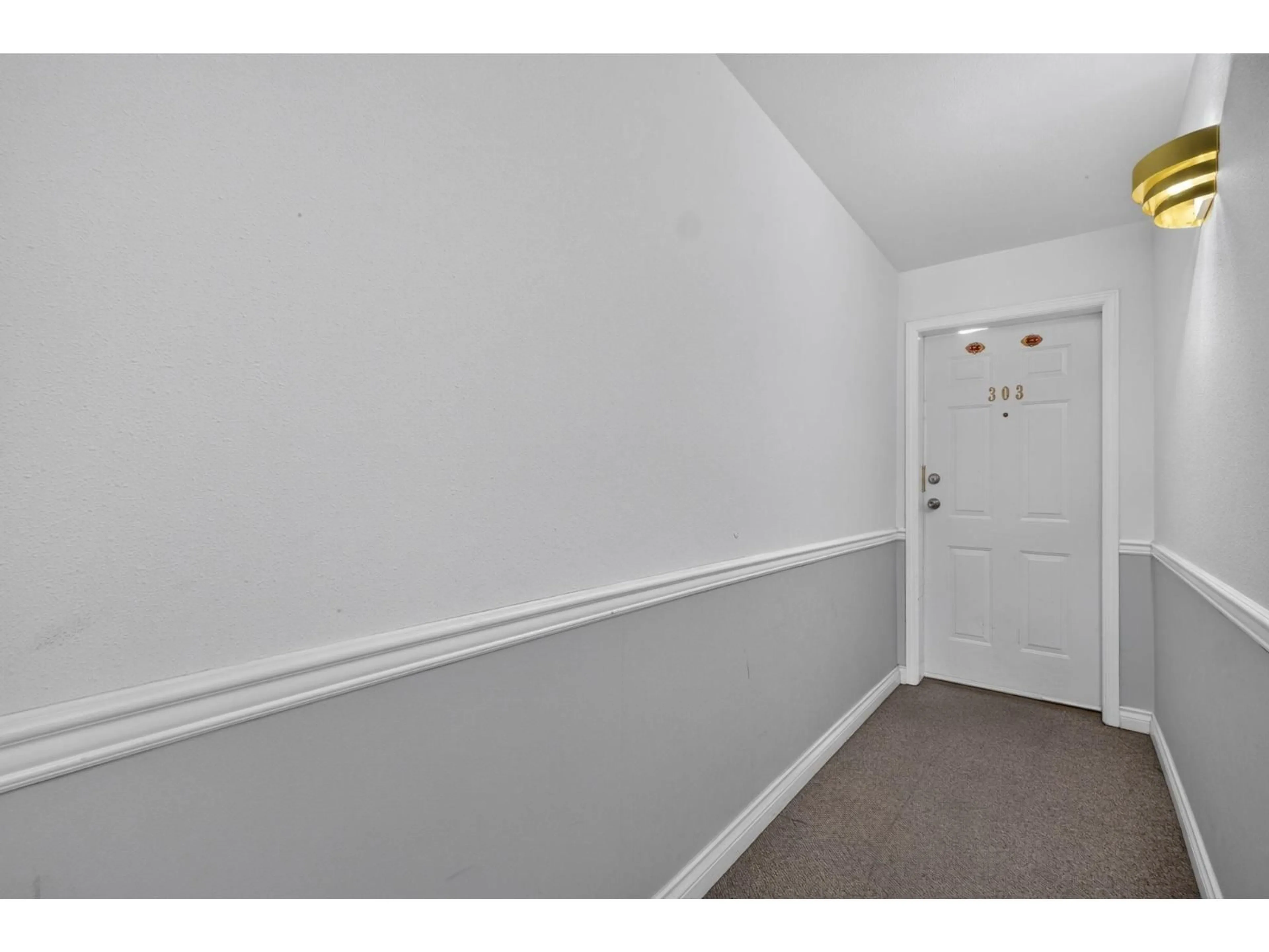 Unknown for 303 - 12769 72 AVENUE, Surrey British Columbia V3W2M7