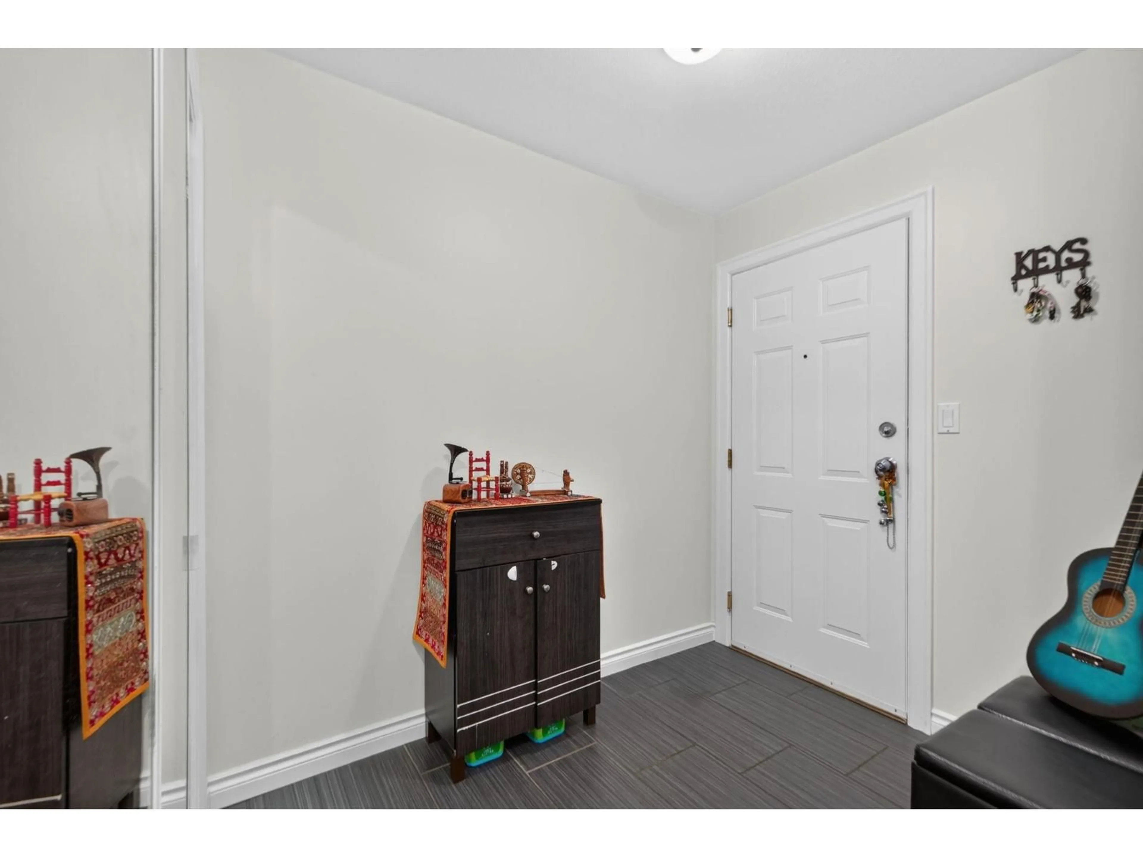 Indoor entryway for 303 - 12769 72 AVENUE, Surrey British Columbia V3W2M7