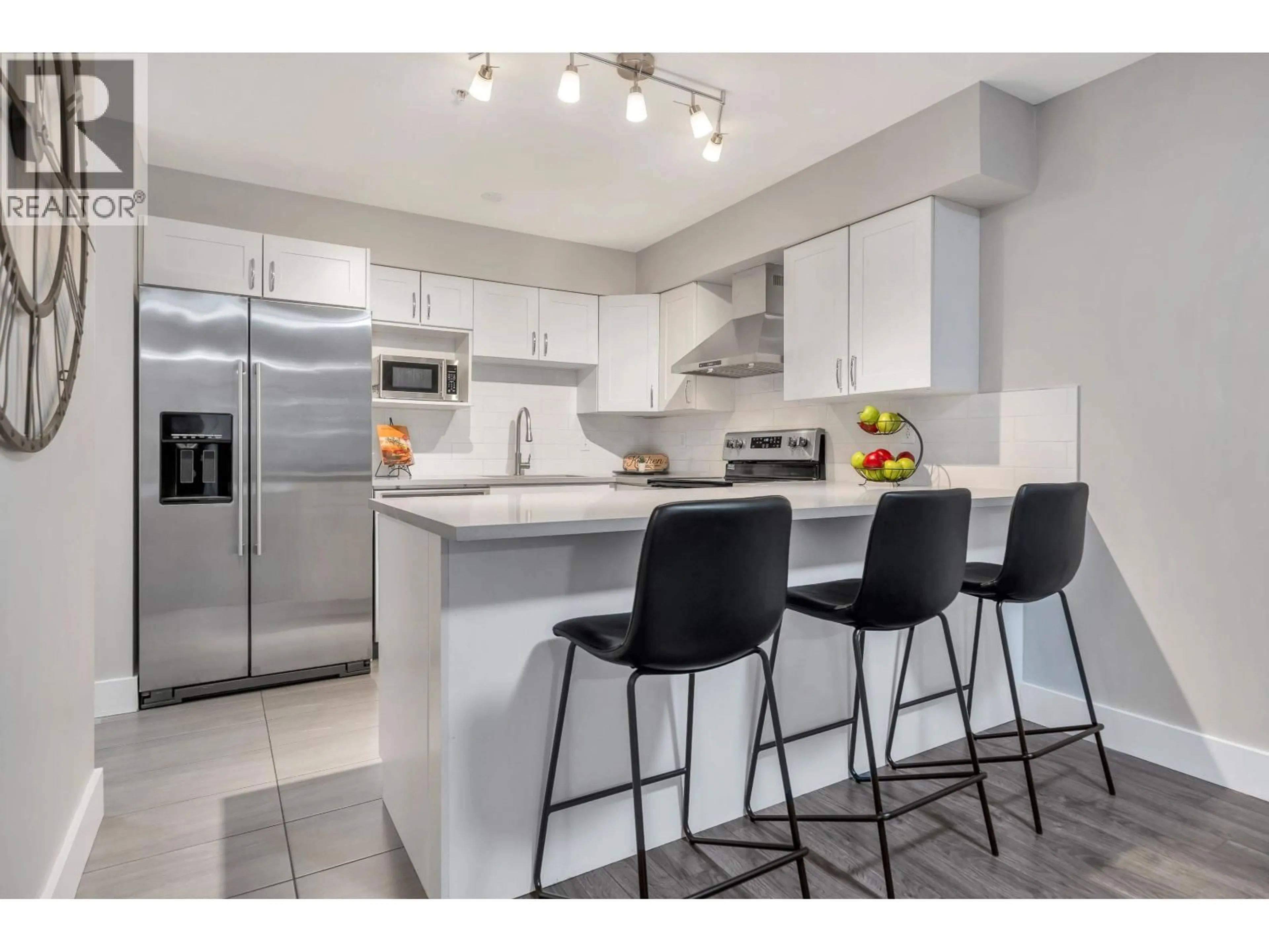Open concept kitchen, ceramic/tile floor for 110 - 1215 PACIFIC STREET, Coquitlam British Columbia V3B7M4