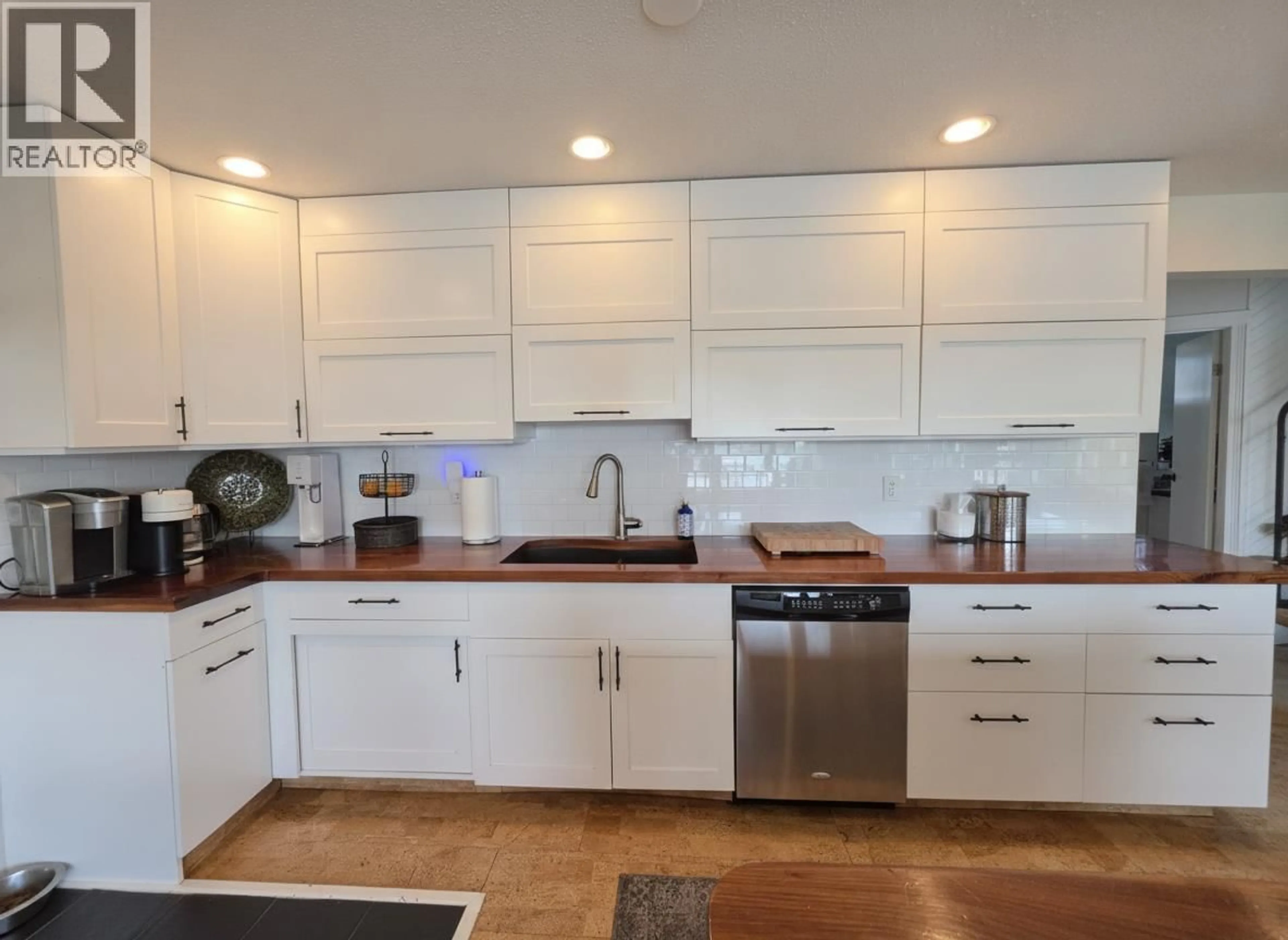 Open concept kitchen, unknown for 9875 LAKESHORE DRIVE, Prince George British Columbia V2K5M8