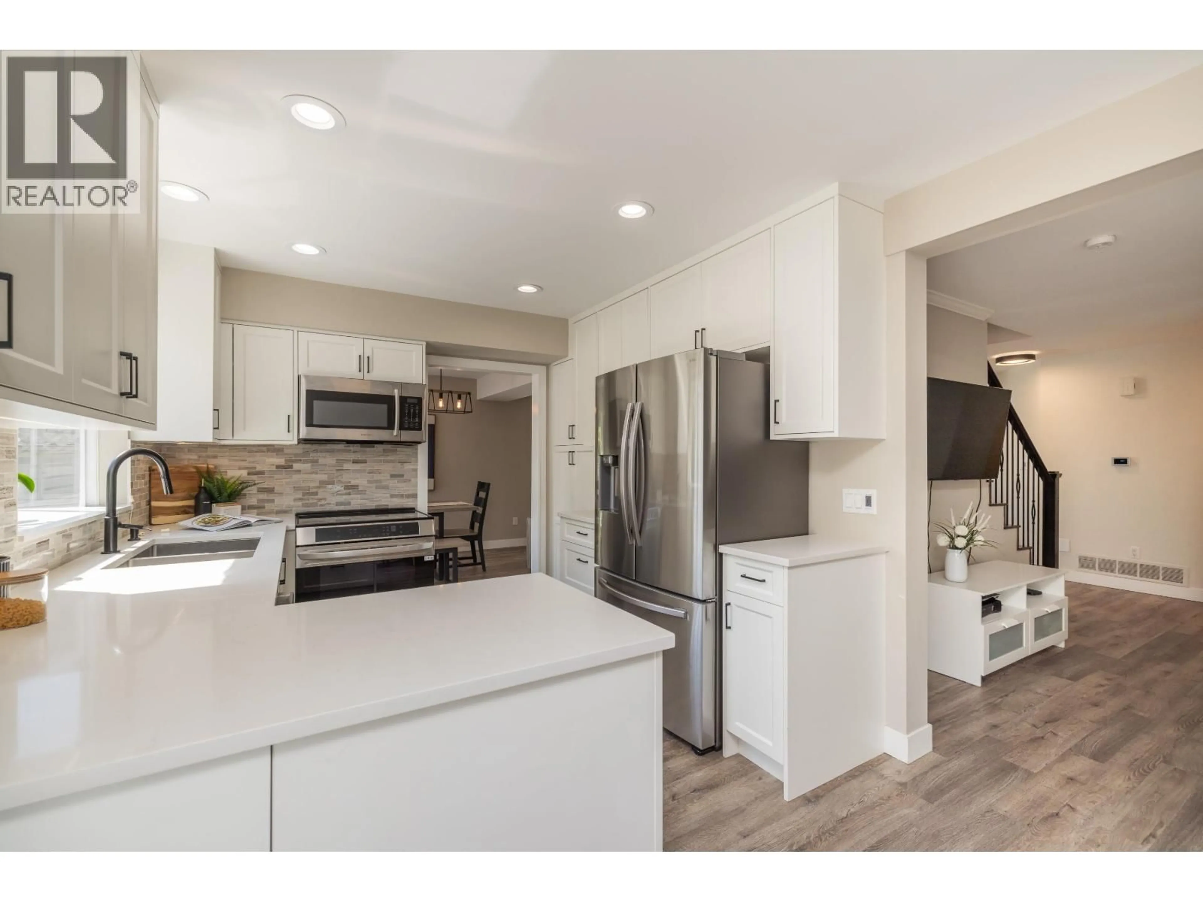 Open concept kitchen, unknown for 863 ROCHE POINT DRIVE, North Vancouver British Columbia V7H2W5