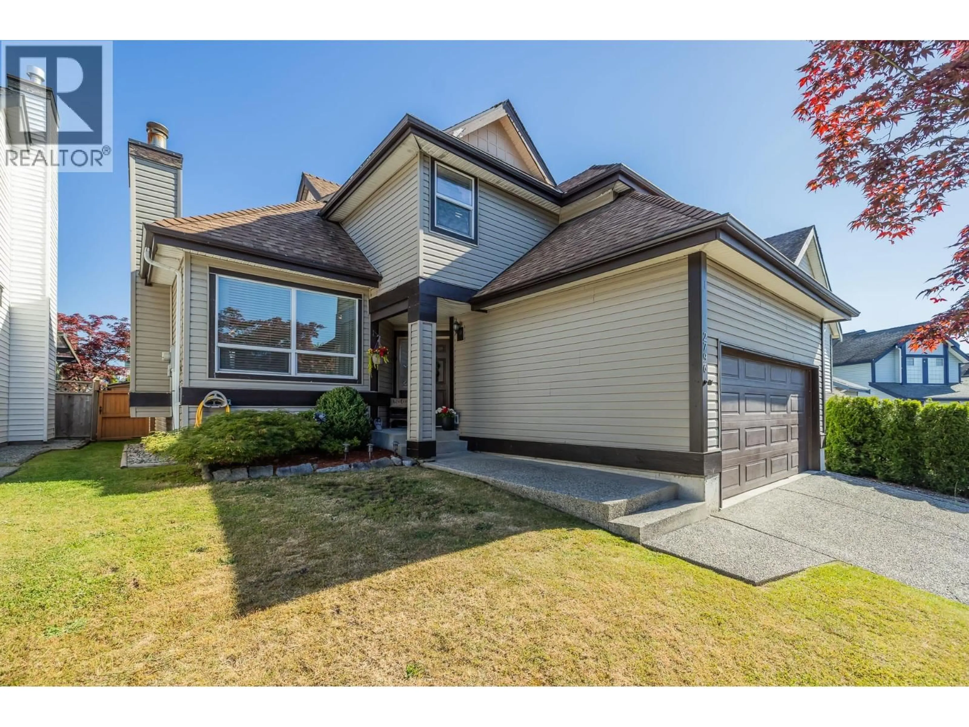 Home with vinyl exterior material, street for 2796 GOLDSTREAM CRESCENT, Coquitlam British Columbia V3C5G9