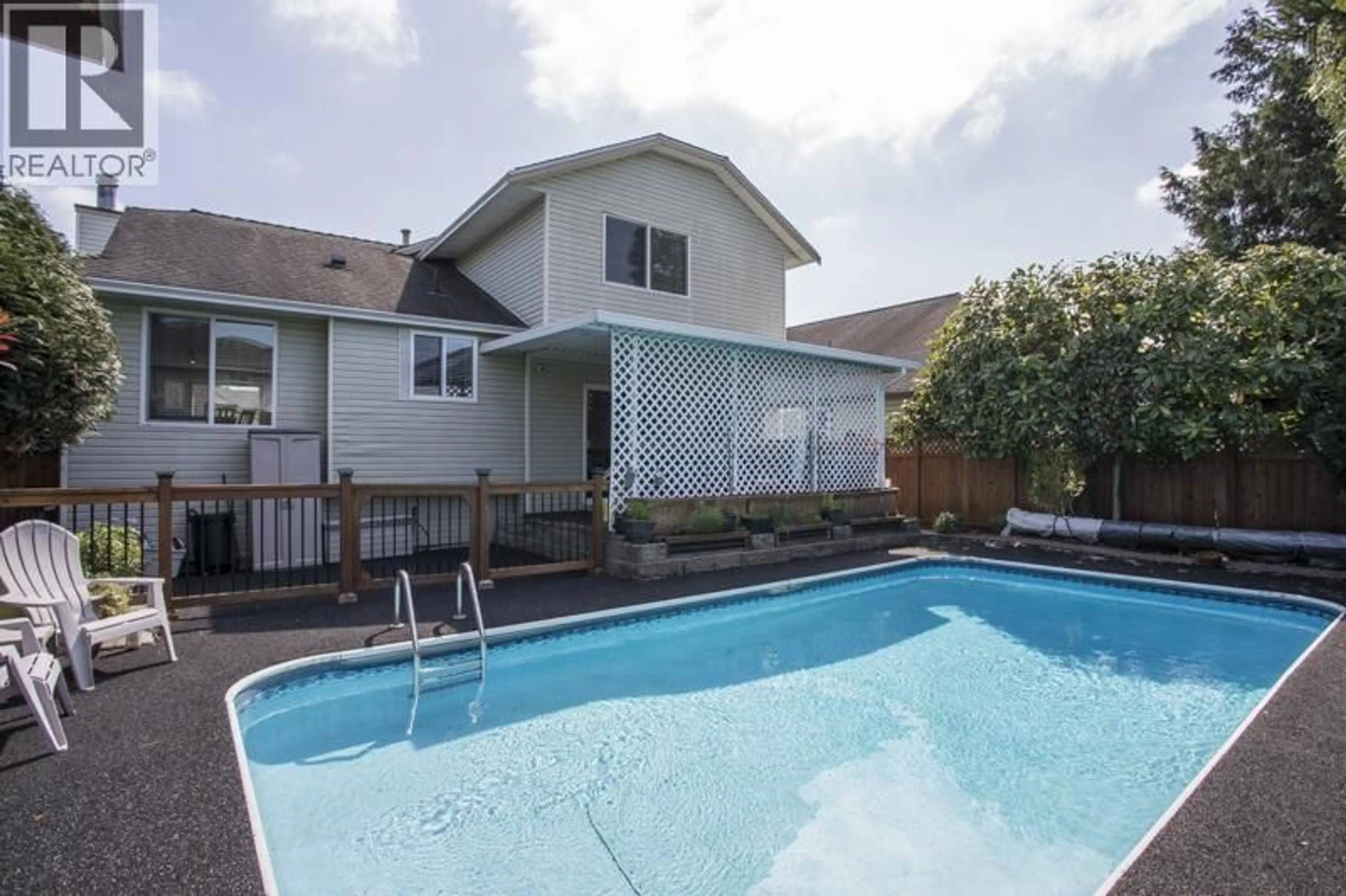 Pool for 12181 CHESTNUT CRESCENT, Pitt Meadows British Columbia V3Y2C8