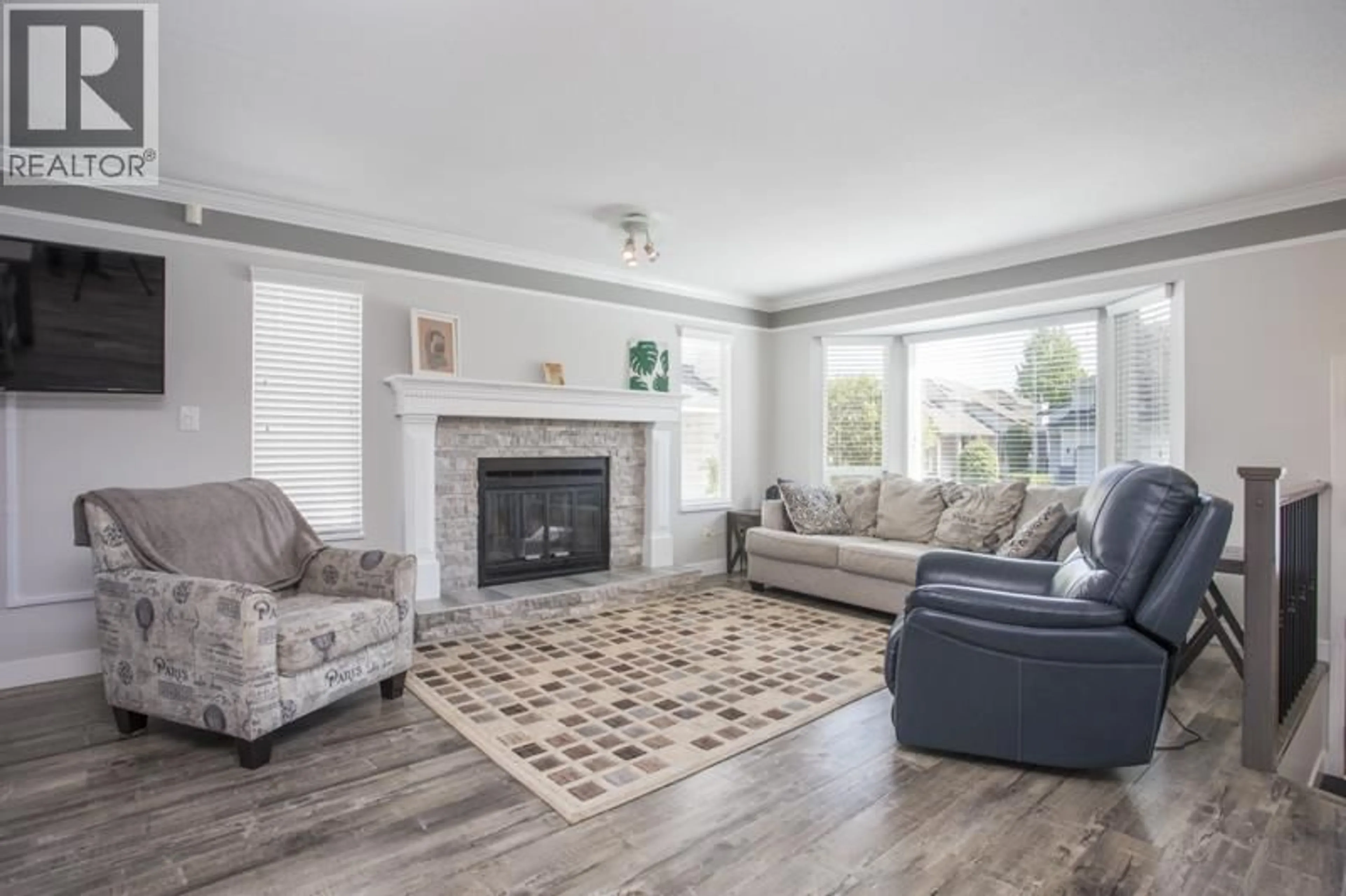 Living room with furniture, unknown for 12181 CHESTNUT CRESCENT, Pitt Meadows British Columbia V3Y2C8