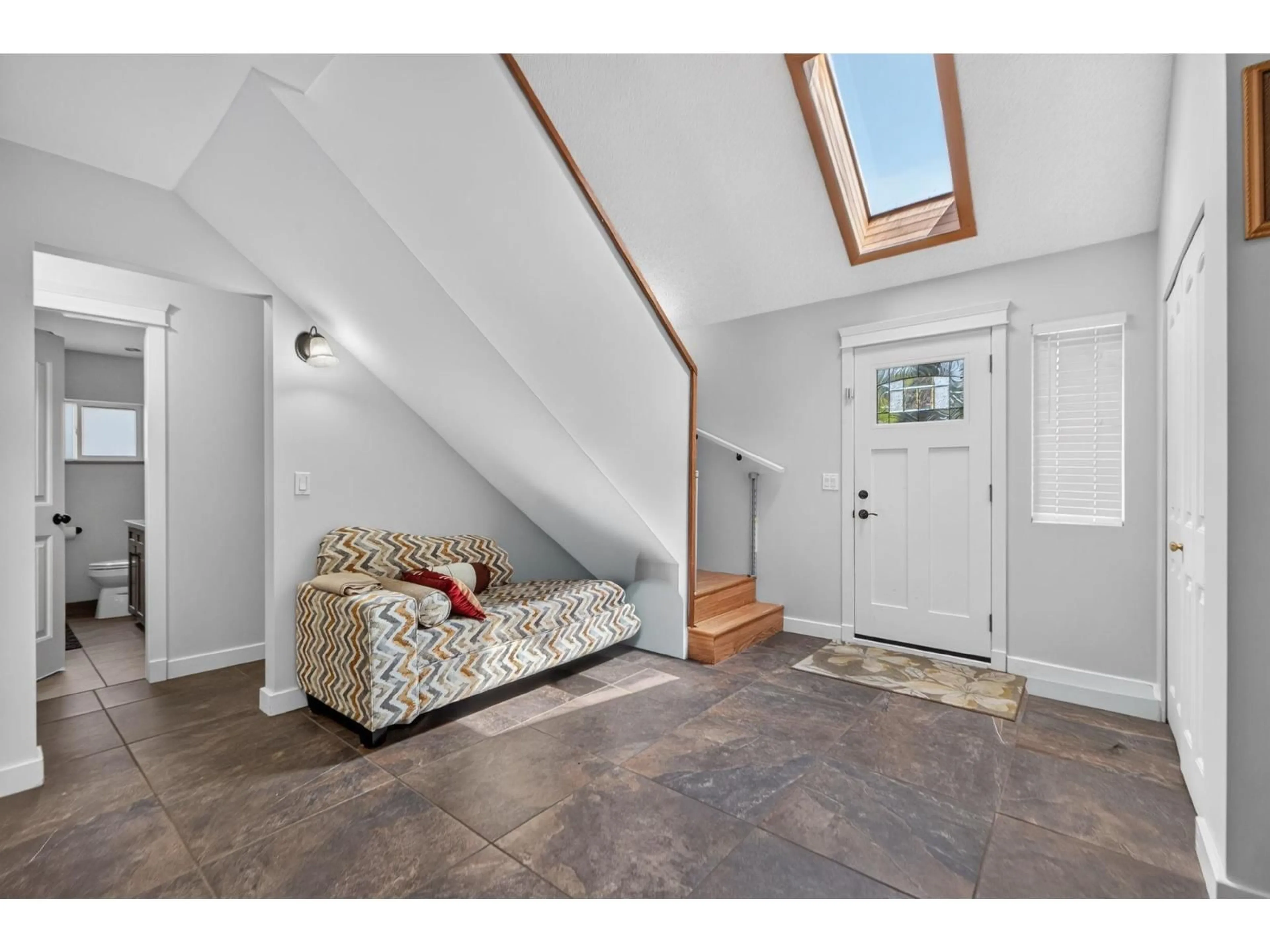 Indoor entryway for 6921 WESTVIEW DRIVE, Delta British Columbia V4E2L7