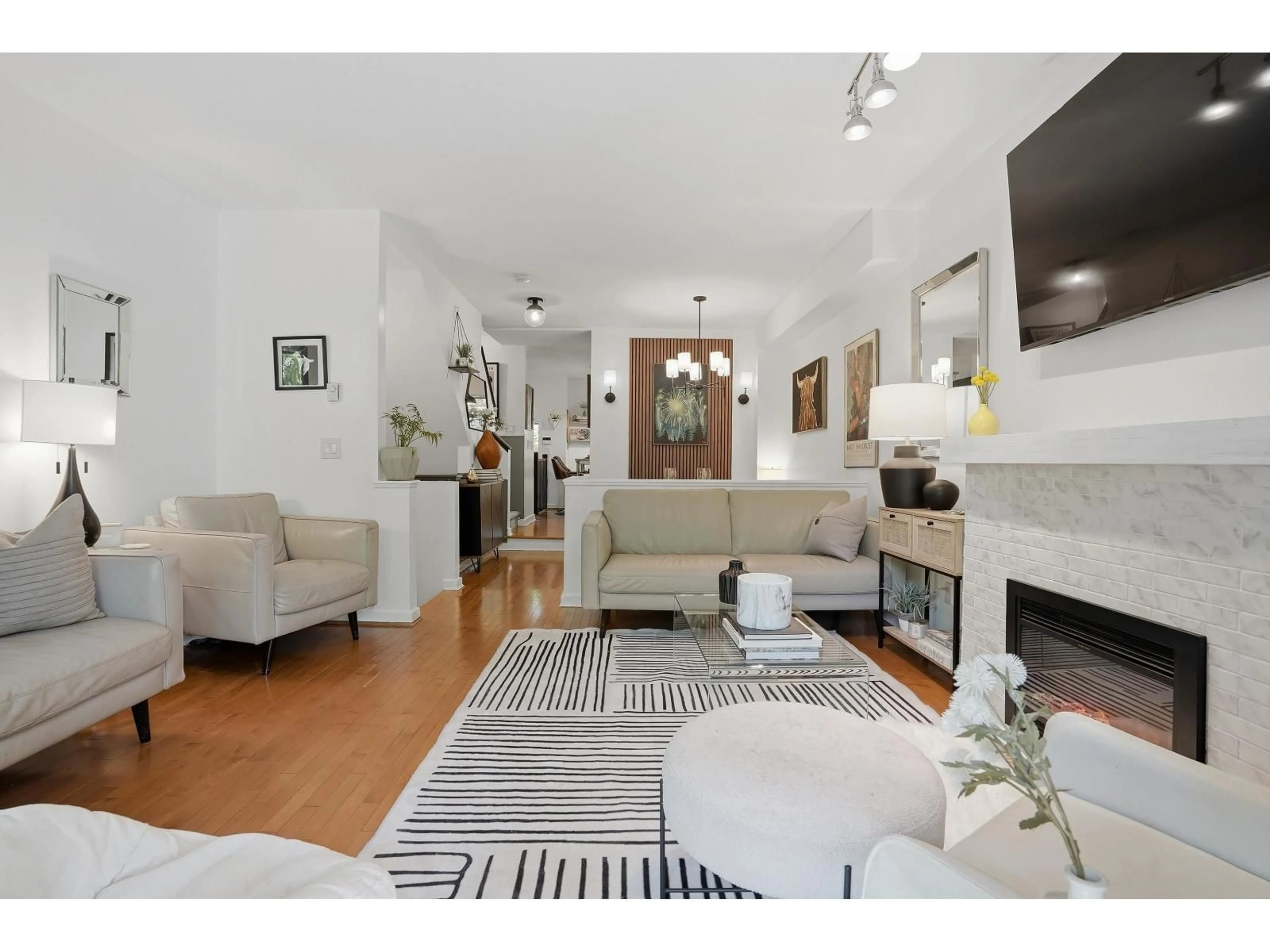 Living room with furniture, unknown for 2 - 15233 34 AVENUE, Surrey British Columbia V3Z2T7