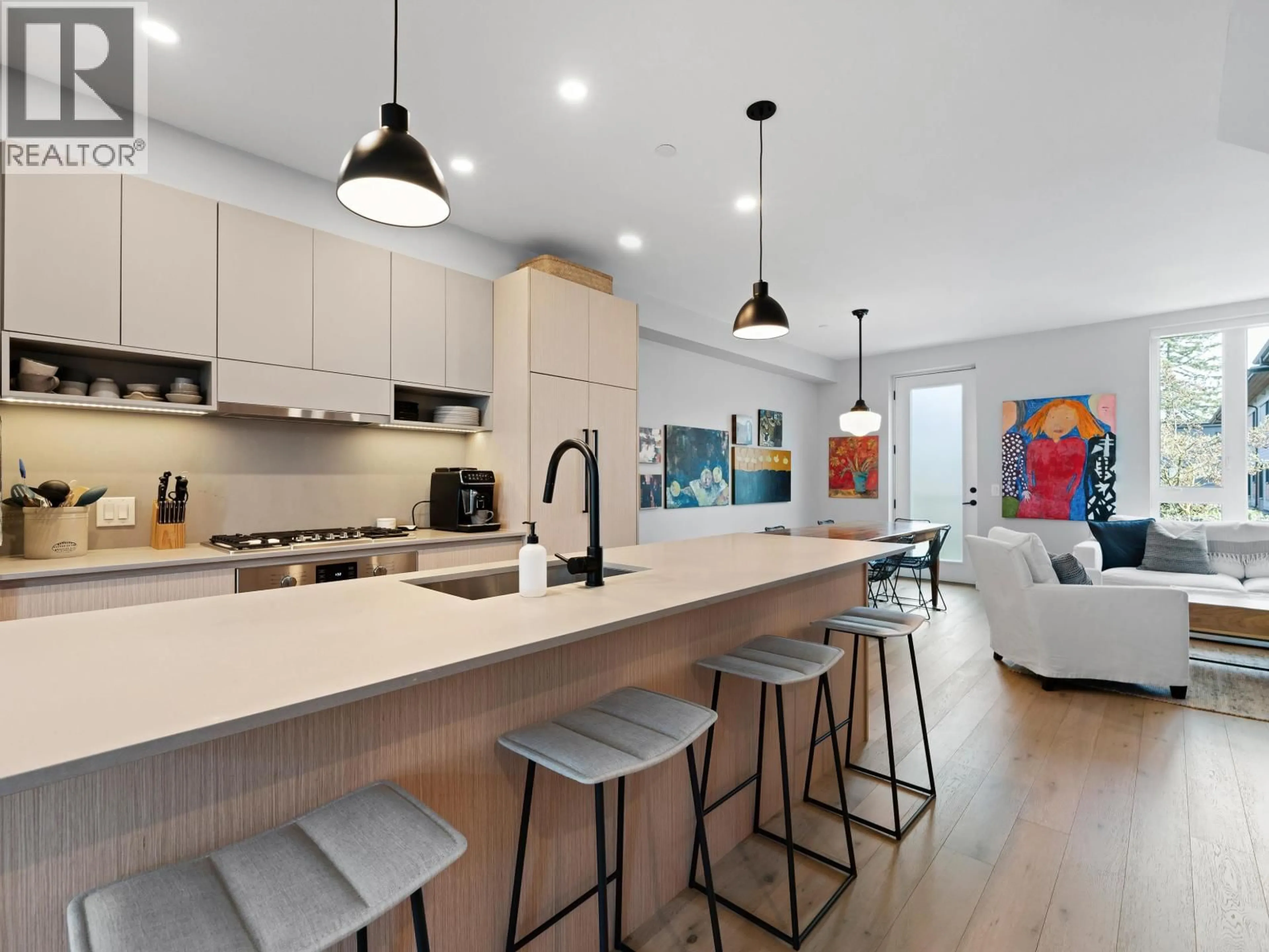 Open concept kitchen, unknown for 31 - 528 2ND STREET, North Vancouver British Columbia V7L0G8