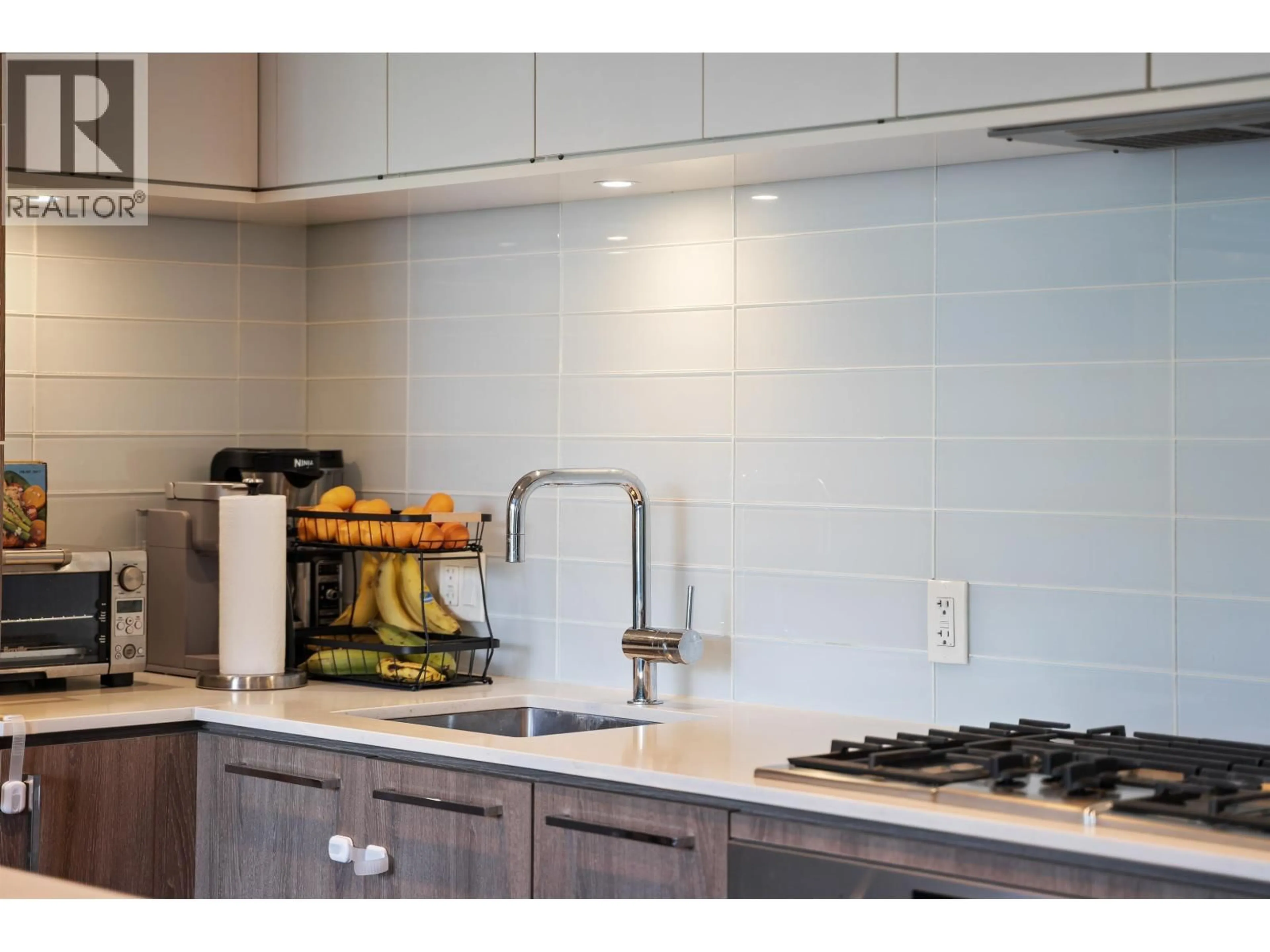 Standard kitchen, ceramic/tile floor for 608 - 680 SEYLYNN CRESCENT, North Vancouver British Columbia V7J0B5