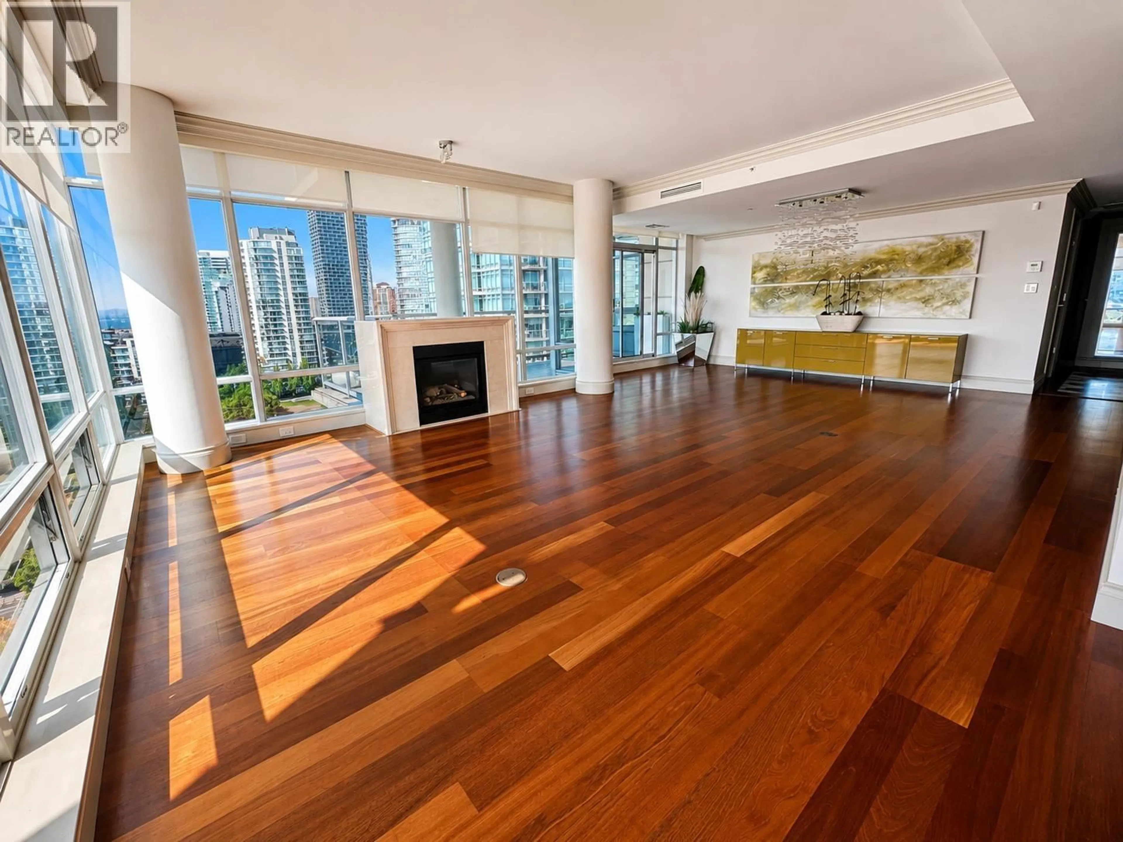 Indoor foyer for 1802 - 1515 HOMER MEWS, Vancouver British Columbia V6Z3E8