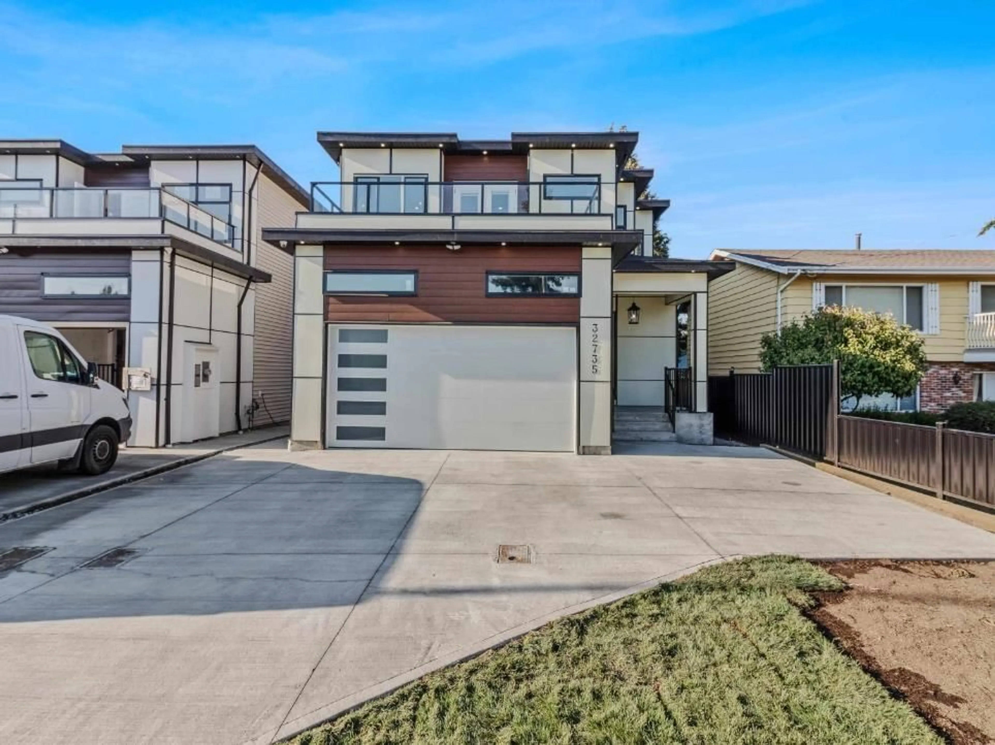 Home with brick exterior material, street for 32735 MARSHALL ROAD, Abbotsford British Columbia V2S1J6