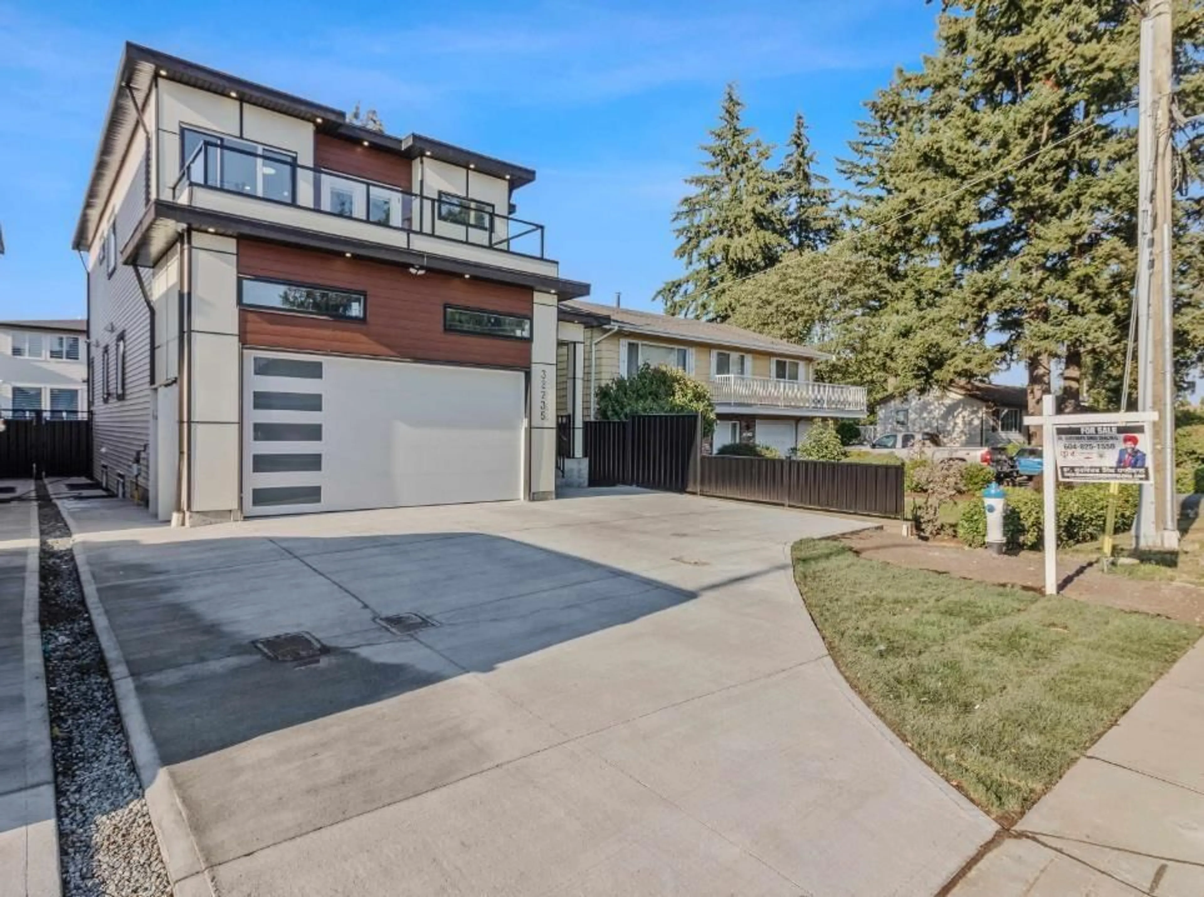Home with brick exterior material, street for 32735 MARSHALL ROAD, Abbotsford British Columbia V2S1J6