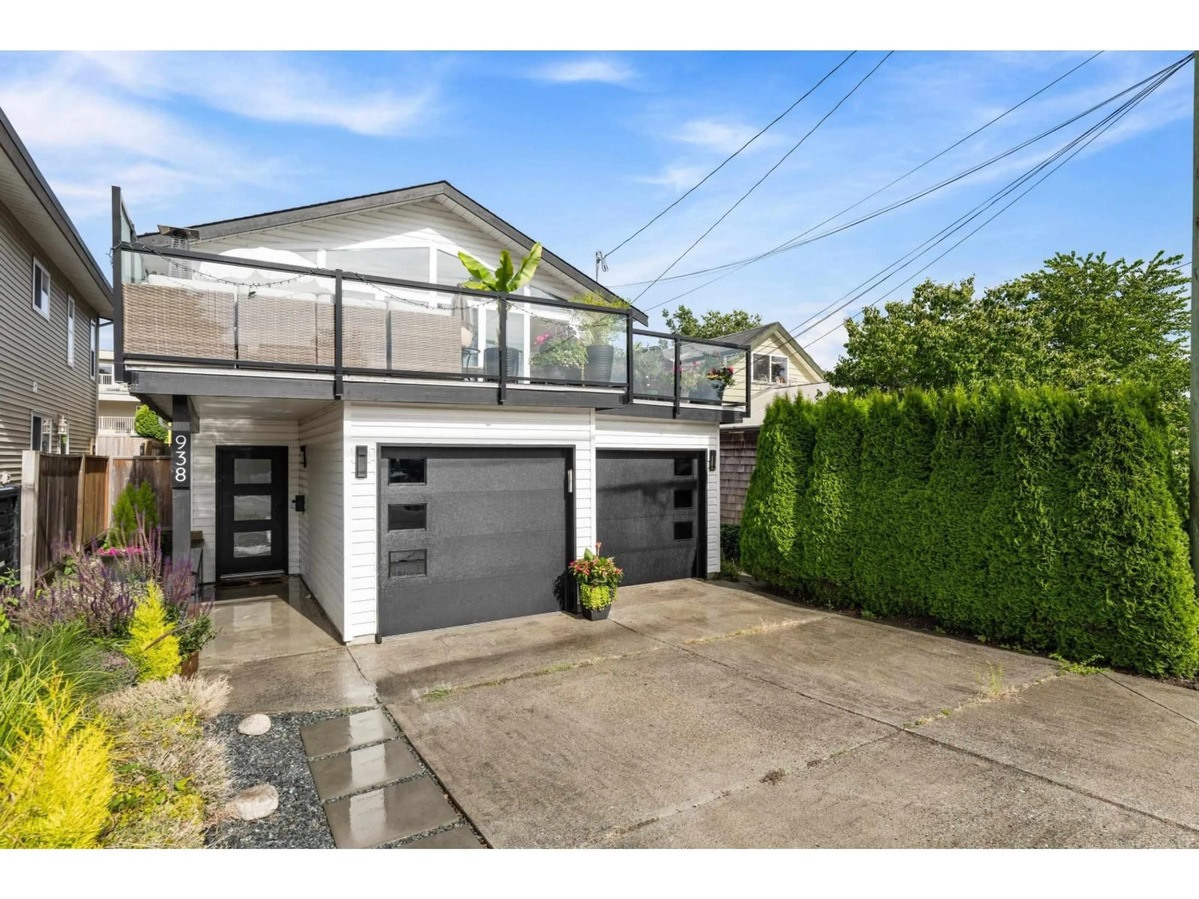 Indoor garage for 938 STEVENS STREET, White Rock British Columbia V4B4X4