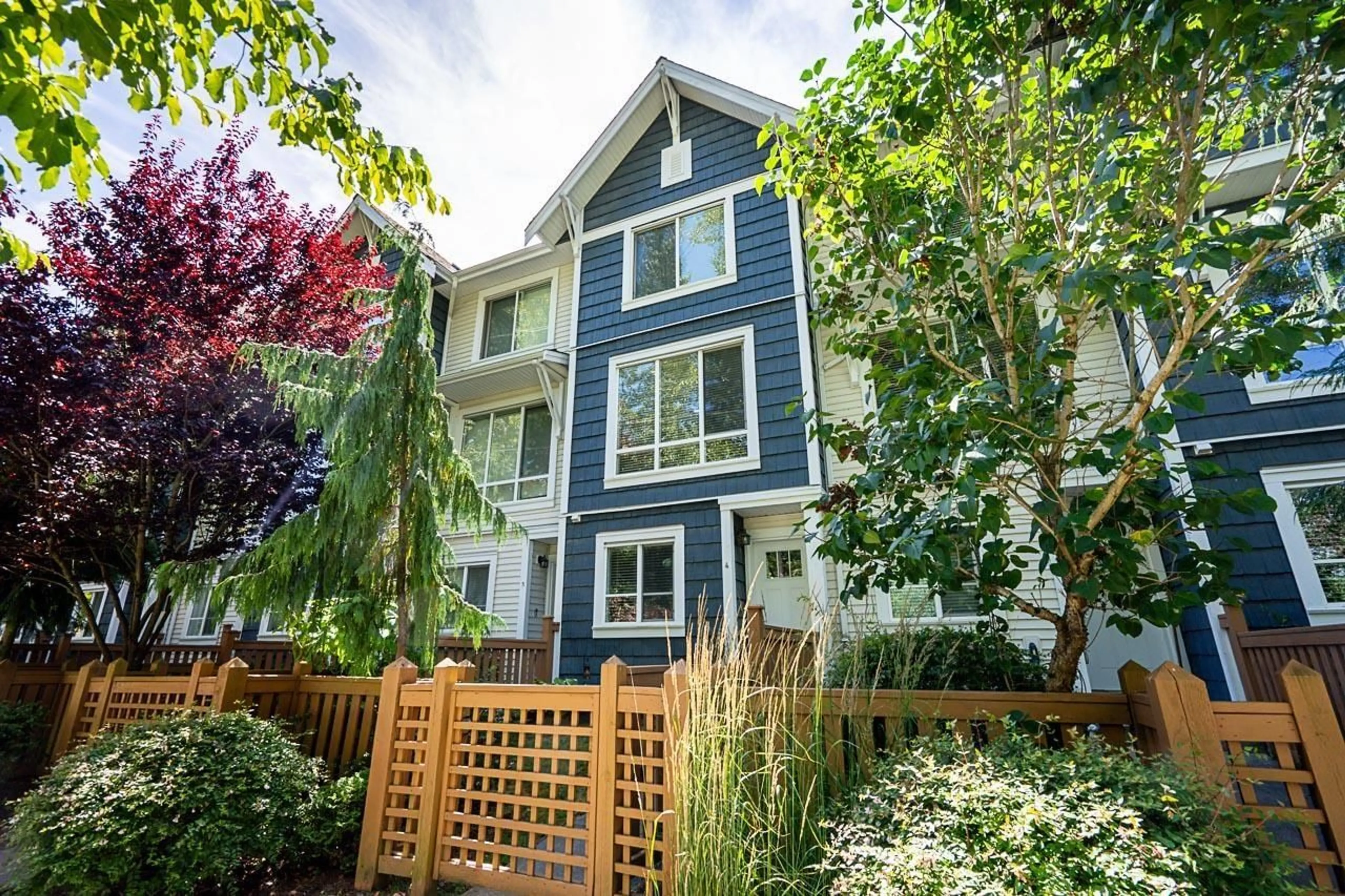 Home with vinyl exterior material, unknown for 4 - 3039 156 STREET, Surrey British Columbia V3S6T5