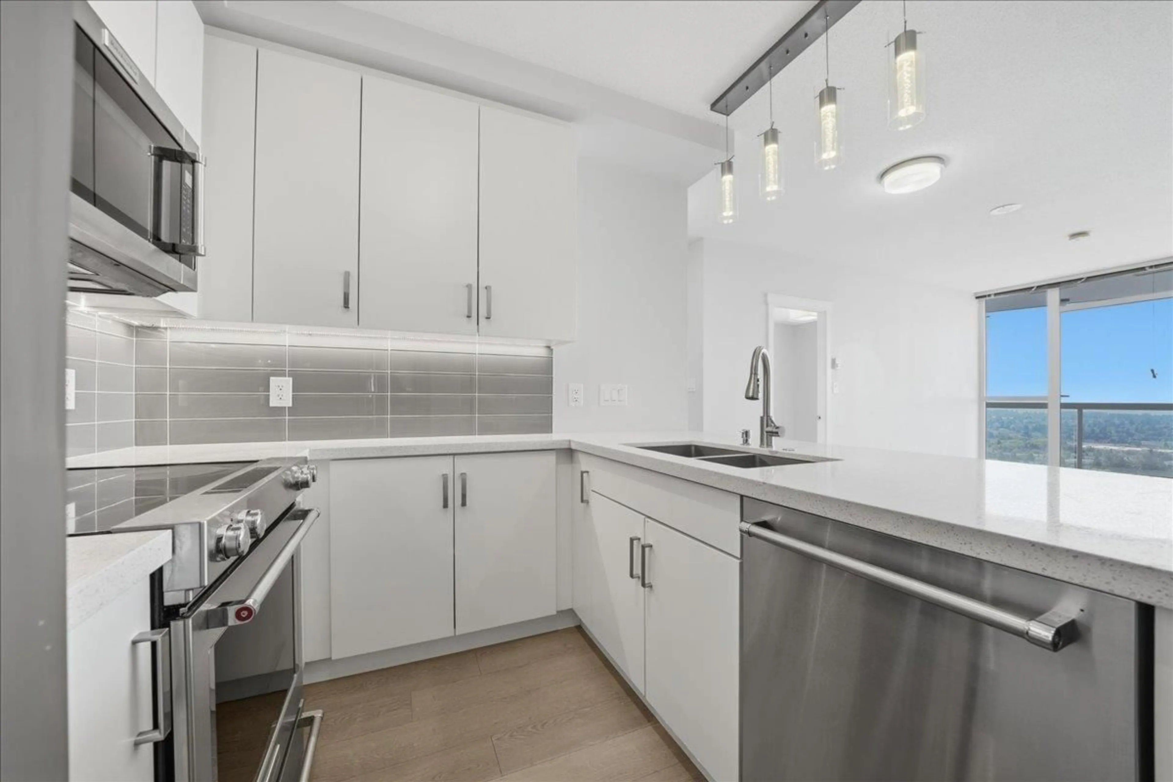 Standard kitchen, unknown for 3309 - 11967 80 AVENUE, Delta British Columbia V4C0E2