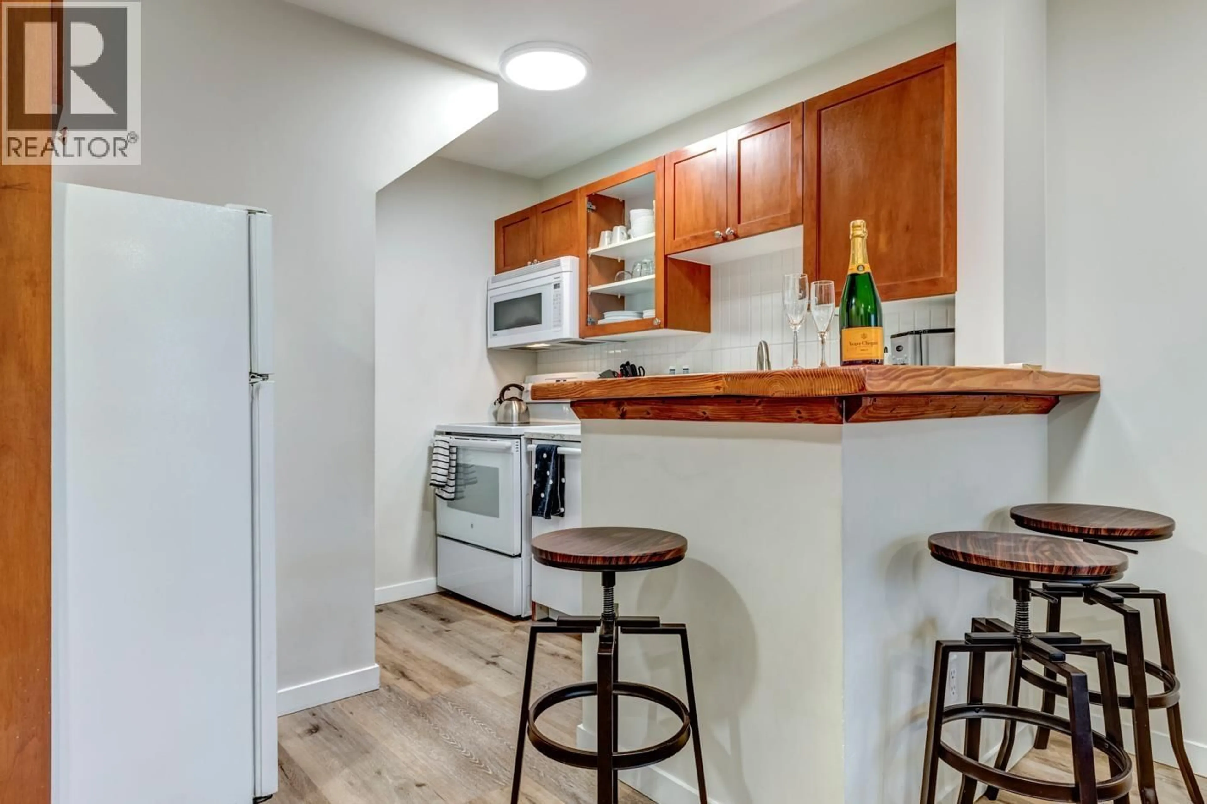 Standard kitchen, unknown for 44 - 4388 NORTHLANDS BOULEVARD, Whistler British Columbia V8E1C6