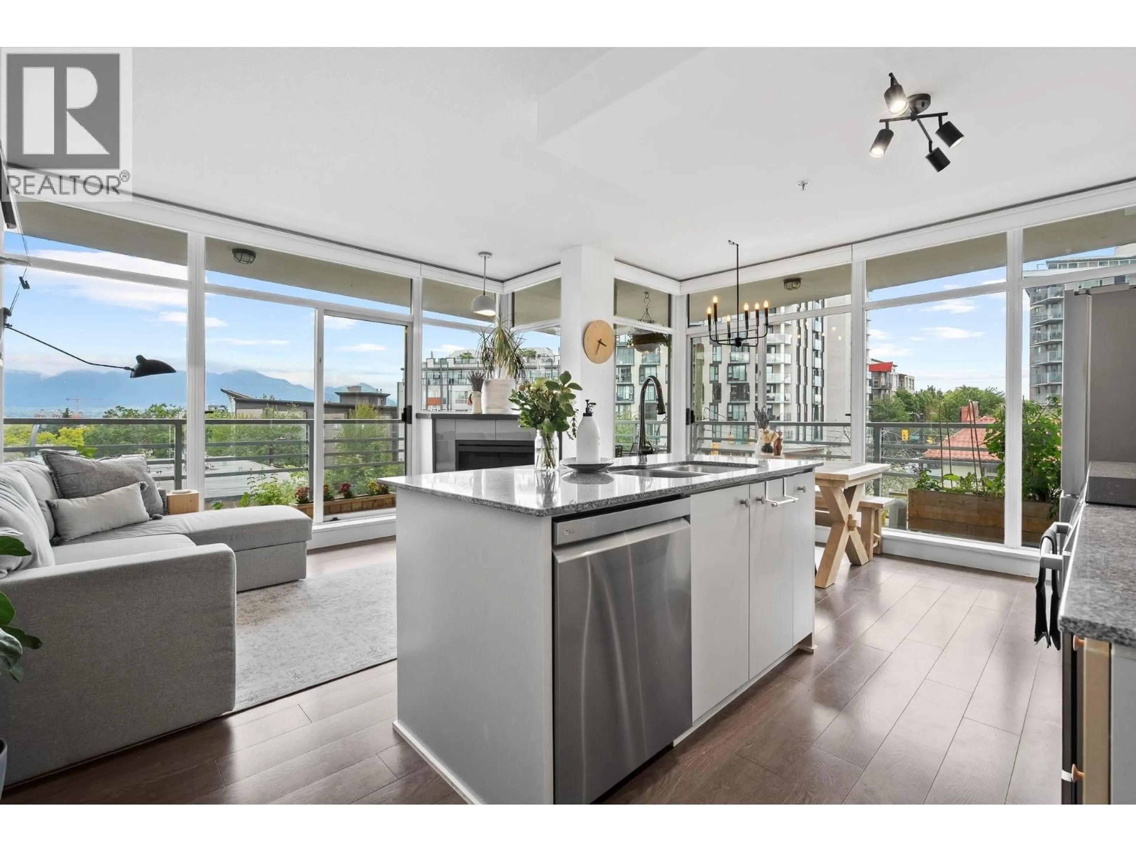 Open concept kitchen, unknown for 311 - 298 11TH AVENUE, Vancouver British Columbia V5T4V9