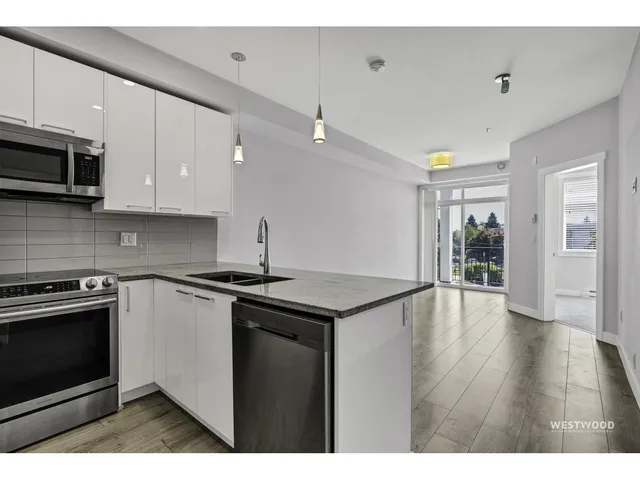 210 - 20696 EASTLEIGH CRESCENT, Langley 2