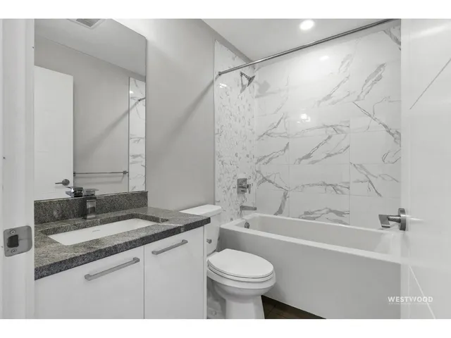 210 - 20696 EASTLEIGH CRESCENT, Langley 5