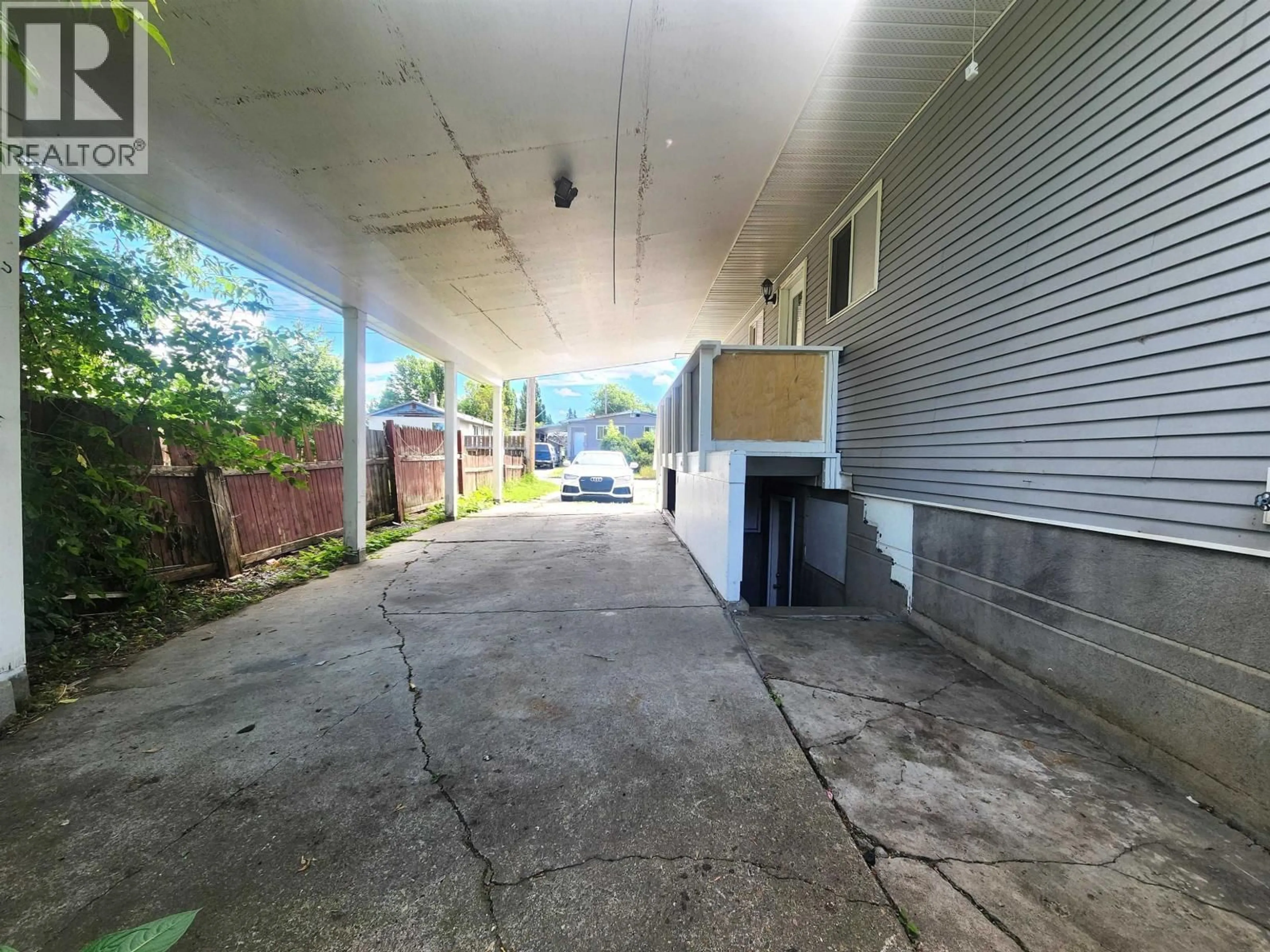 Unknown for 2211 OAK STREET, Prince George British Columbia V2L1Z9