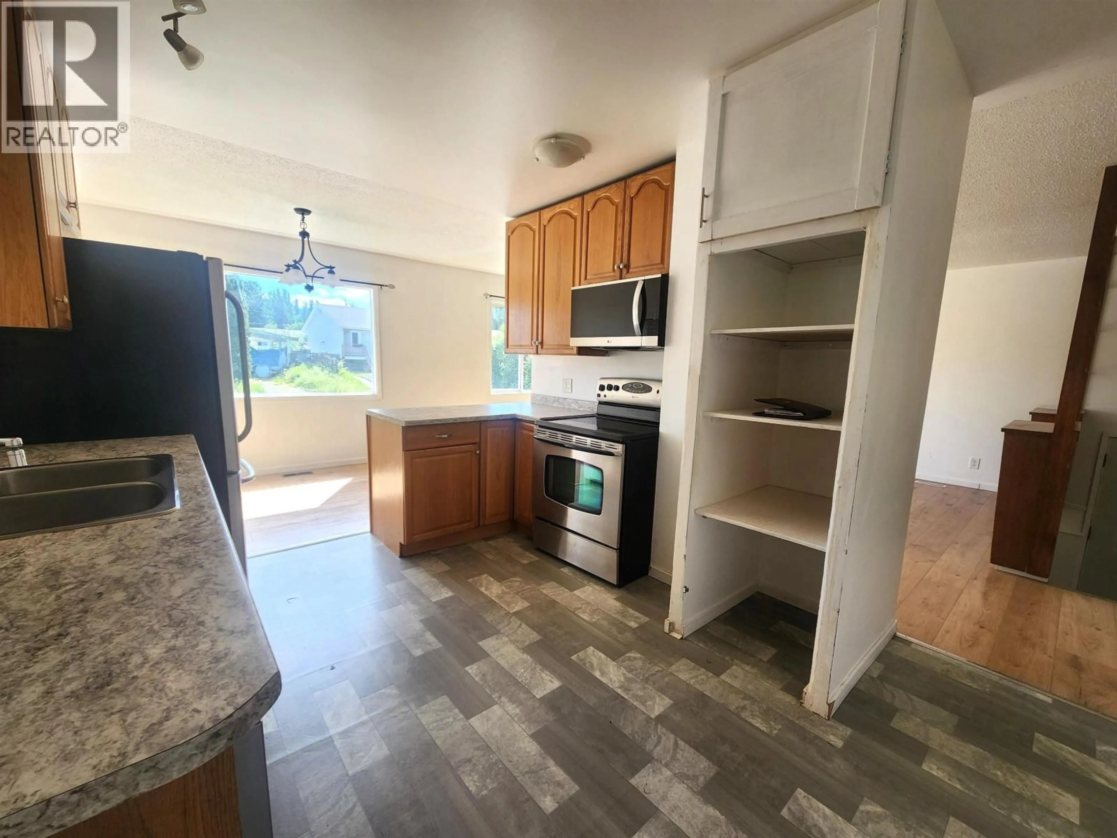 Standard kitchen, unknown for 2211 OAK STREET, Prince George British Columbia V2L1Z9