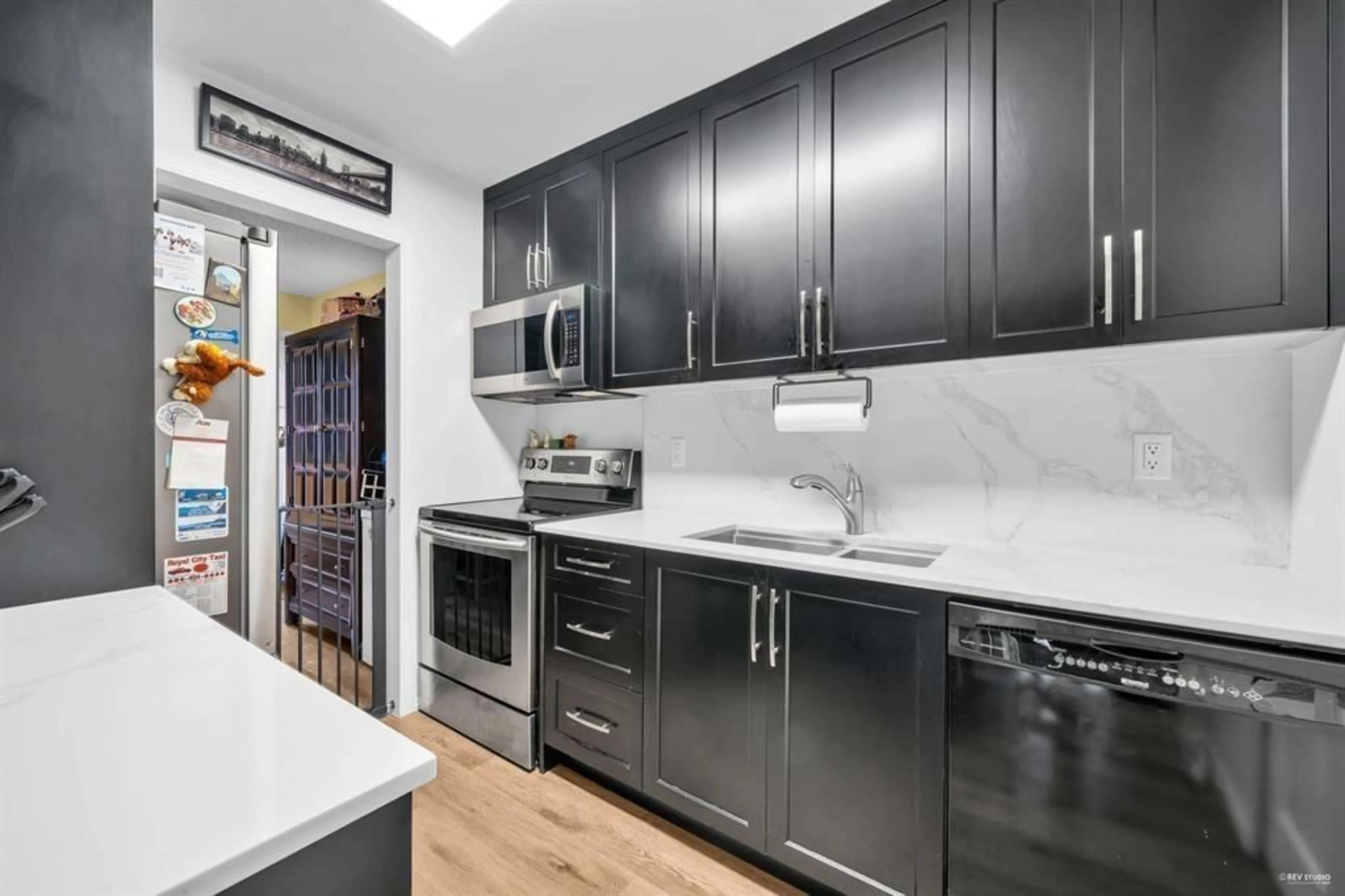 Standard kitchen, unknown for 1202 - 10620 150 STREET, Surrey British Columbia V3R7S1