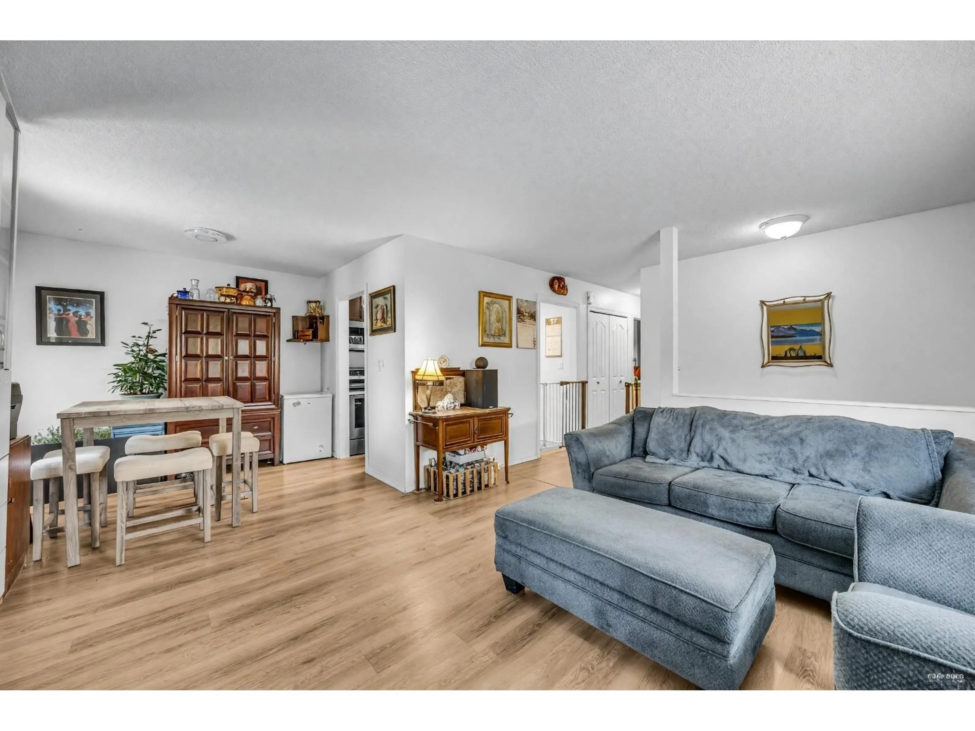 Living room with furniture, unknown for 1202 - 10620 150 STREET, Surrey British Columbia V3R7S1