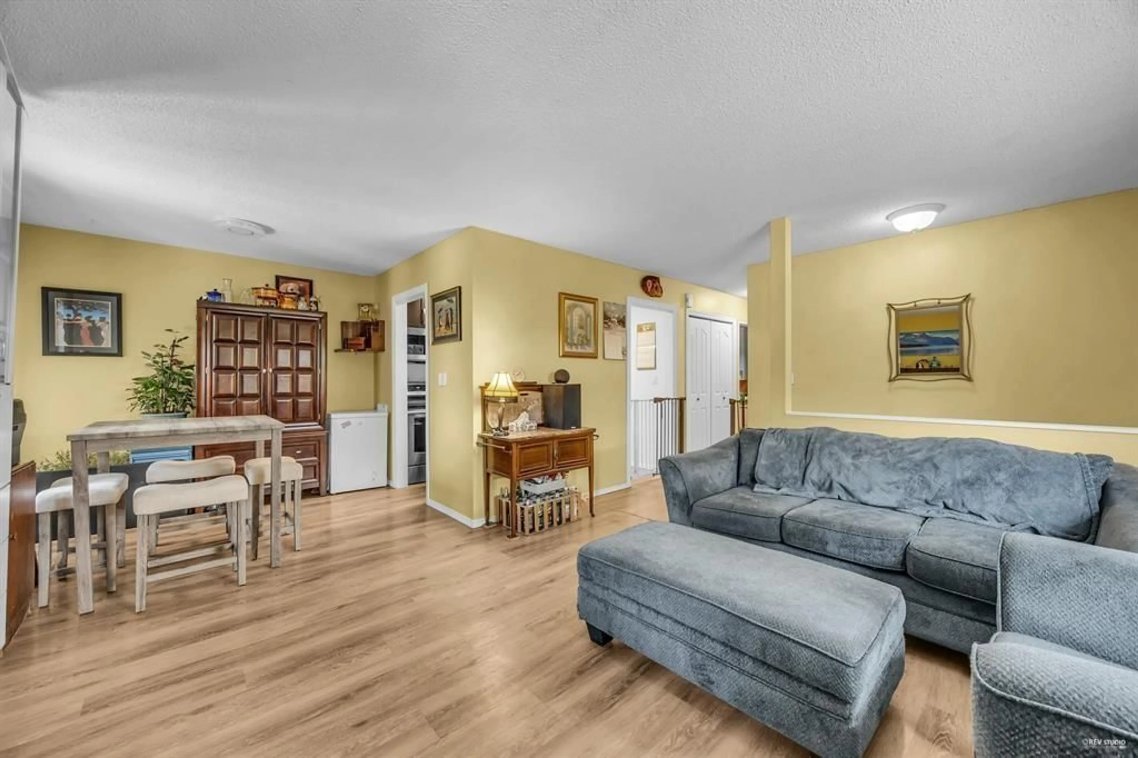 Living room with furniture, unknown for 1202 - 10620 150 STREET, Surrey British Columbia V3R7S1