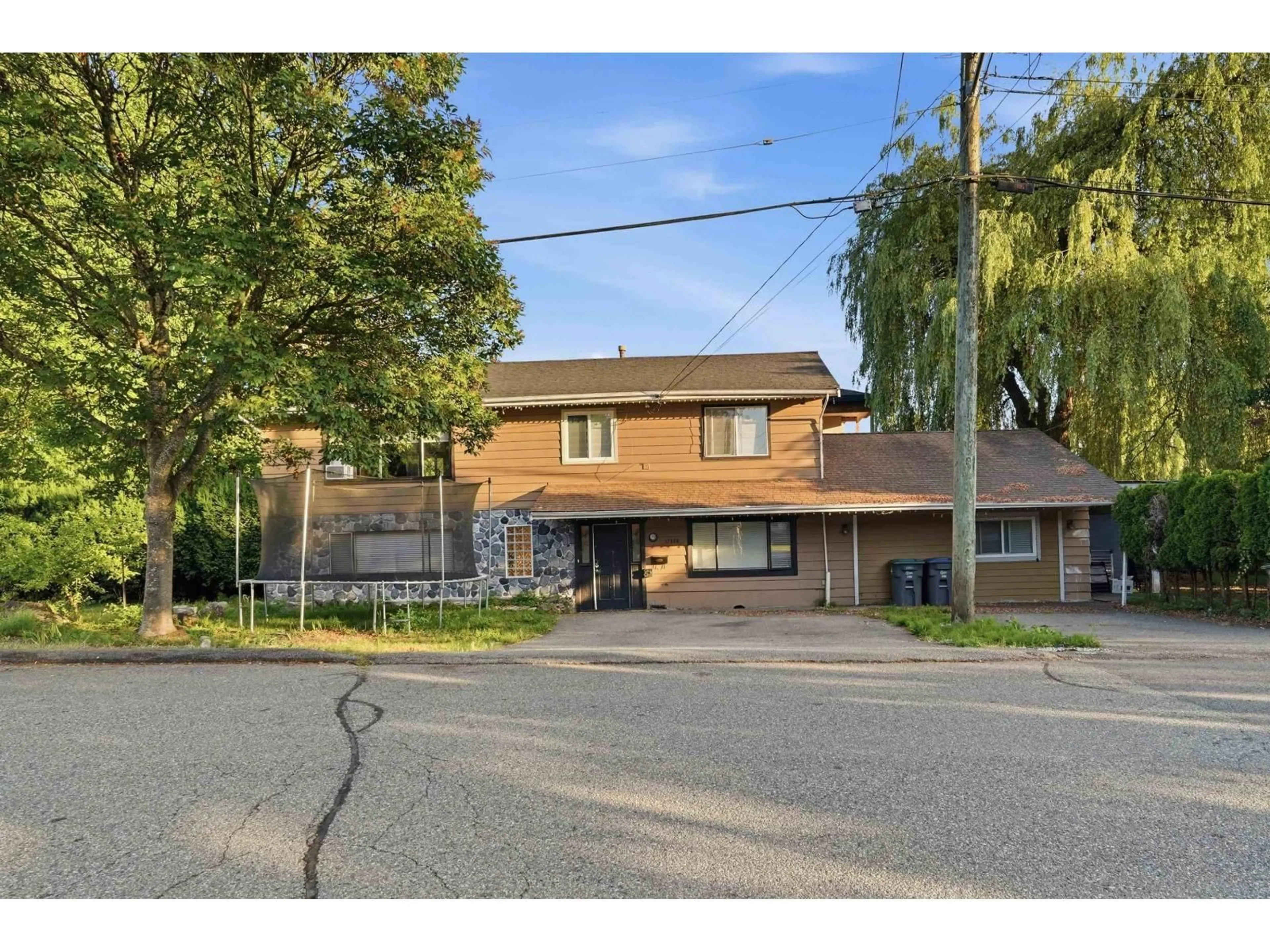 Unknown for 17886 59A AVENUE, Surrey British Columbia V3S1R1