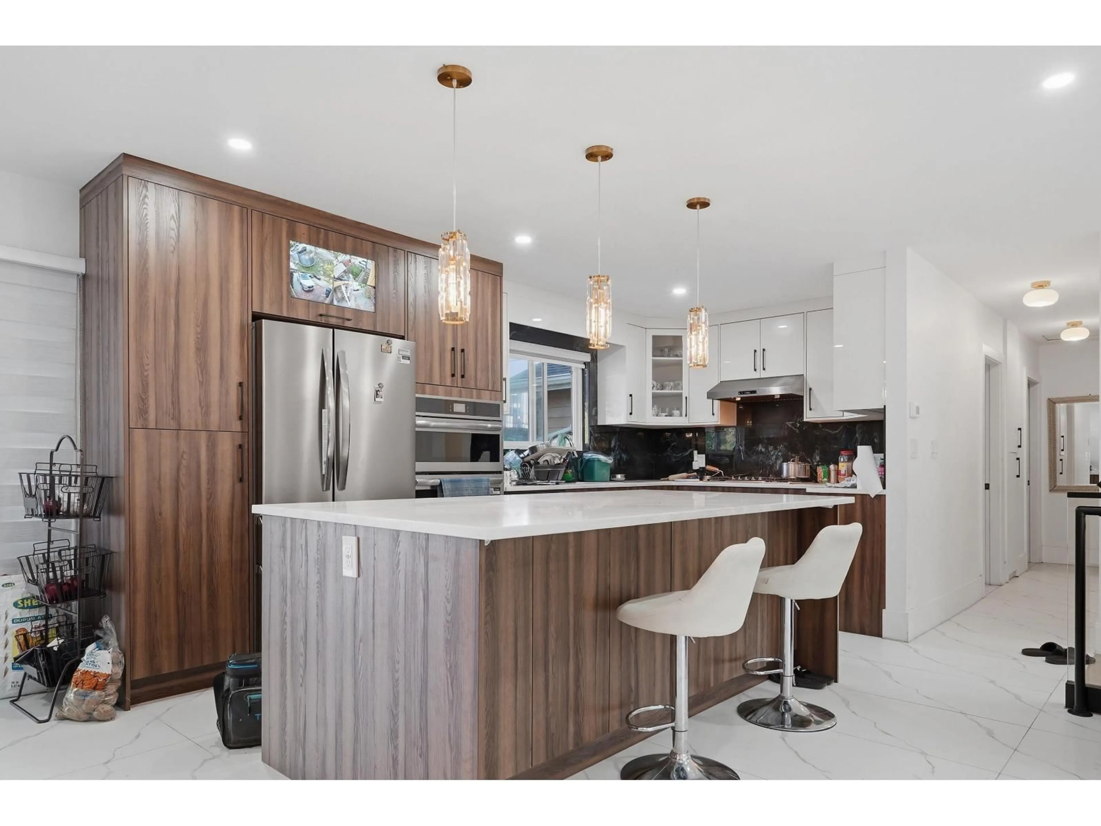 Contemporary kitchen, unknown for 17886 59A AVENUE, Surrey British Columbia V3S1R1
